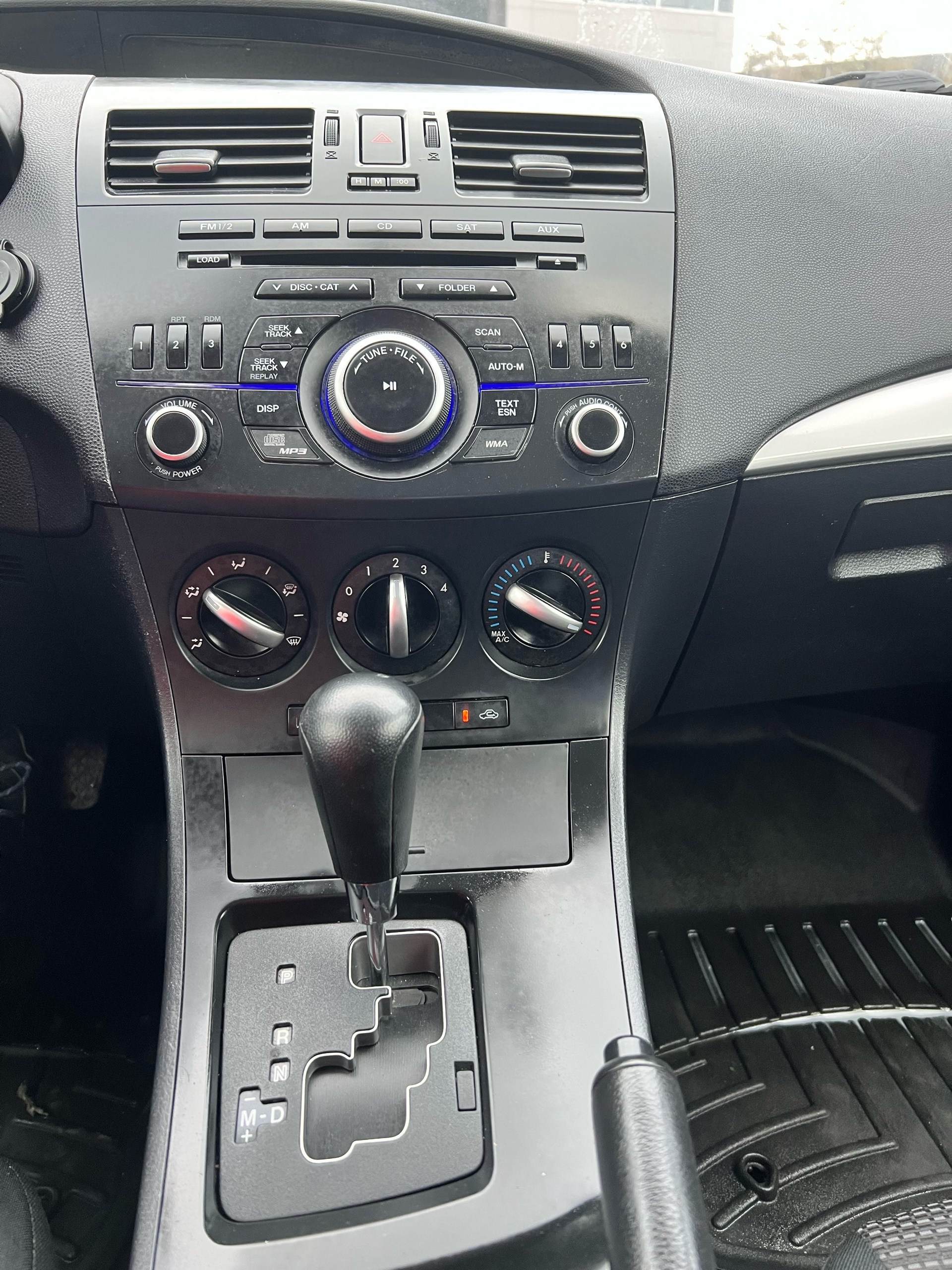 /autocainc/2013-Mazda-Mazda3-11398284666806147.jpg