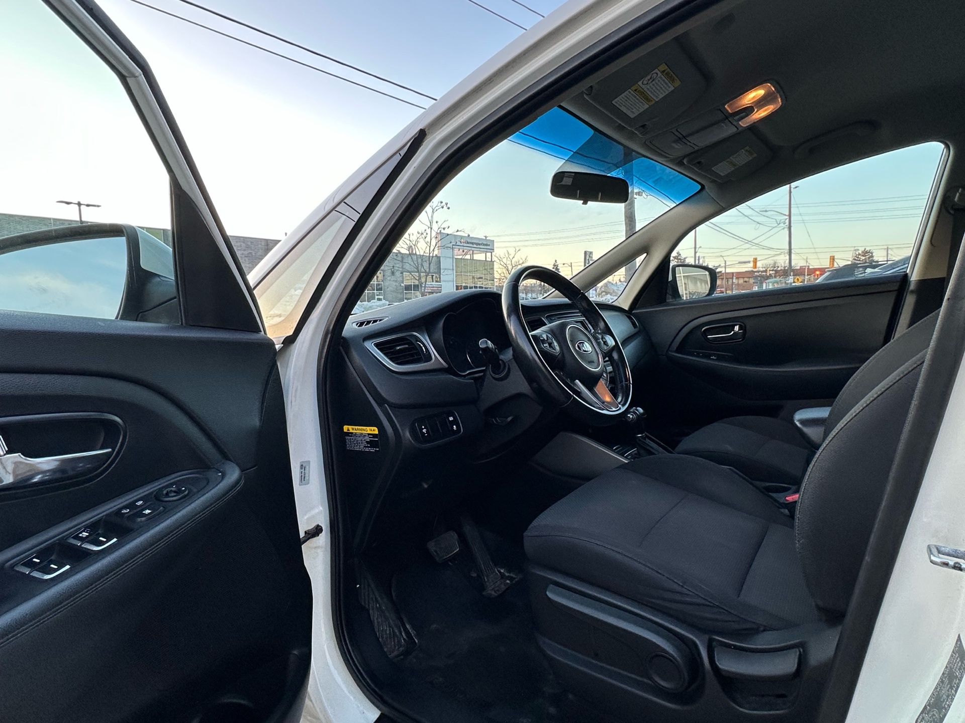 /autocainc/2014-Kia-Rondo-6119124883323441.jpg