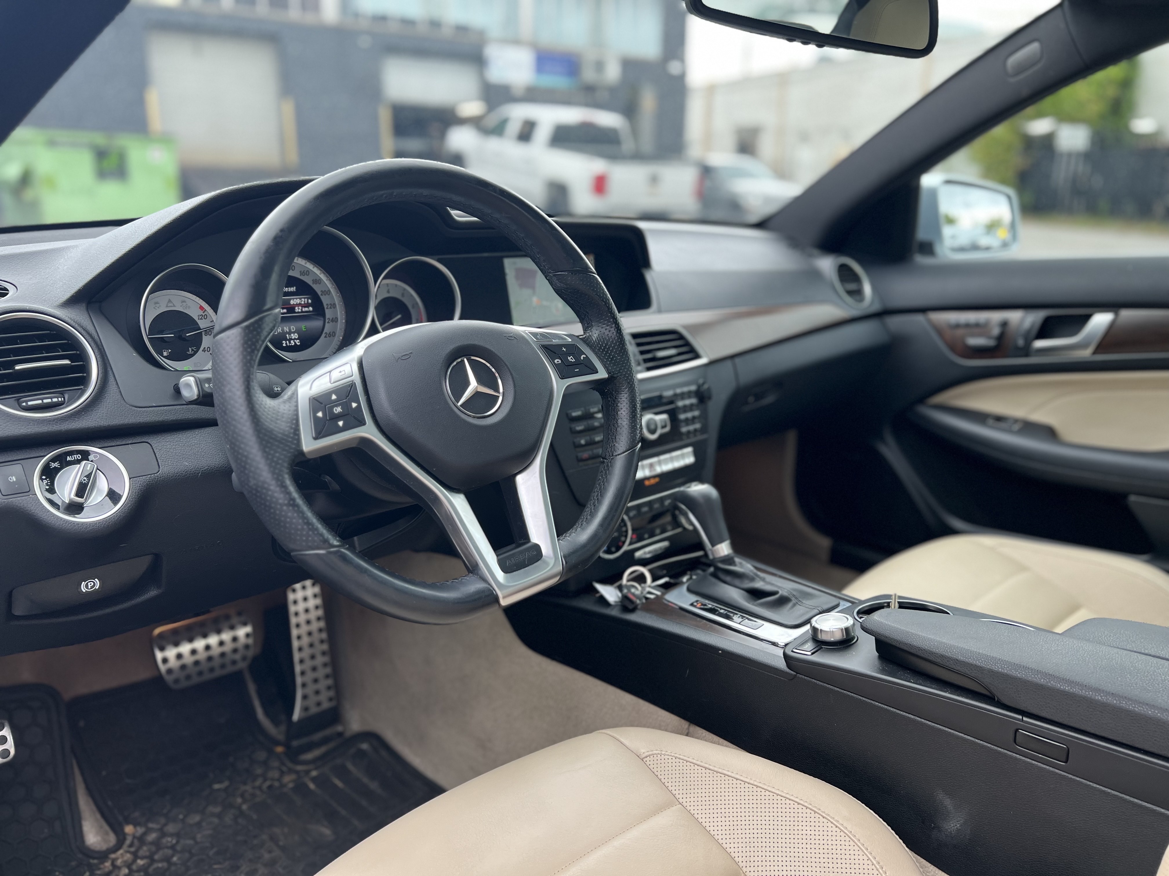 /autocainc/2014-Mercedes-Benz-C-Class-823201355312517.jpg