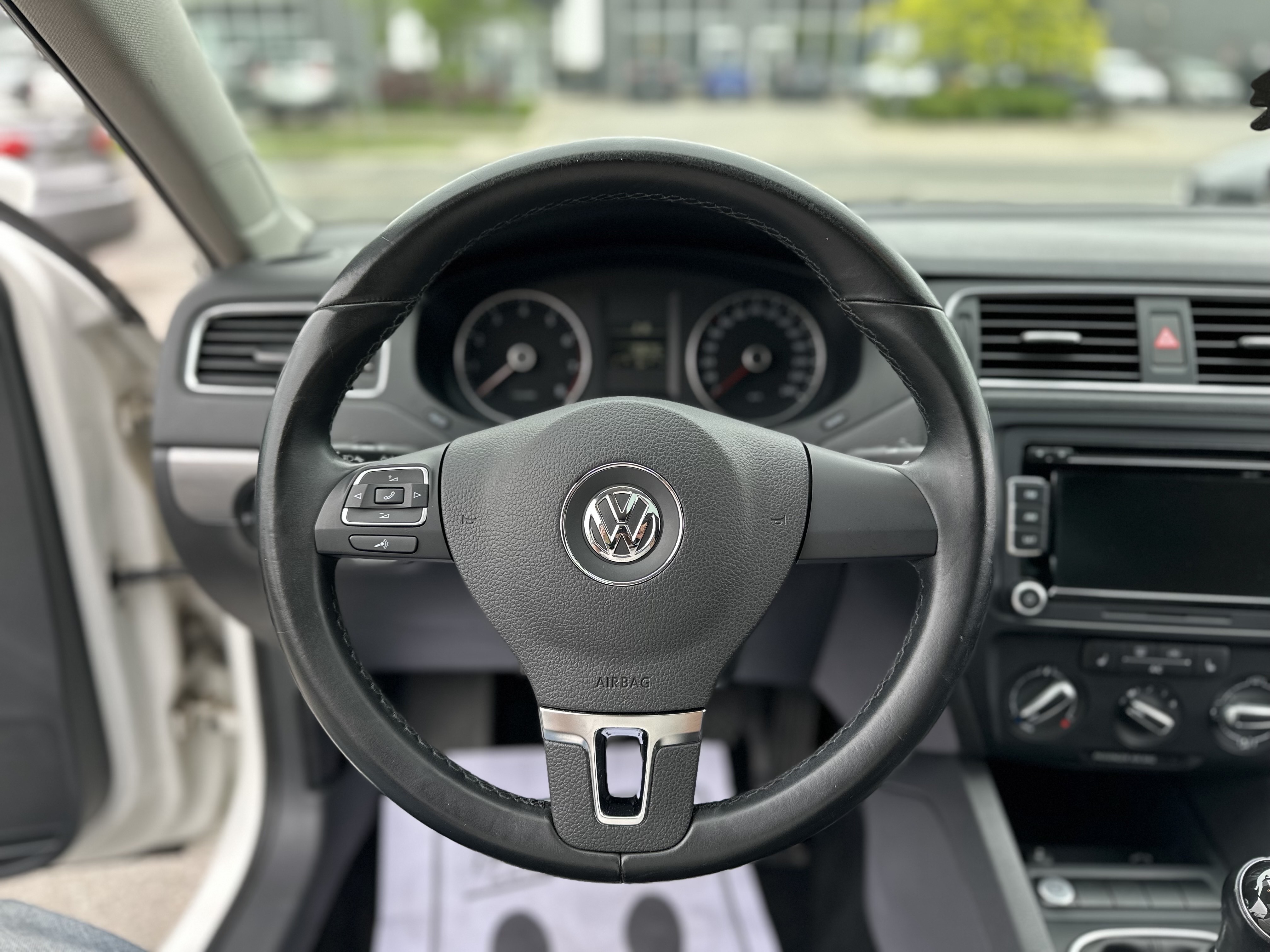 /autocainc/2014-Volkswagen-Jetta-10416708877424319.jpg