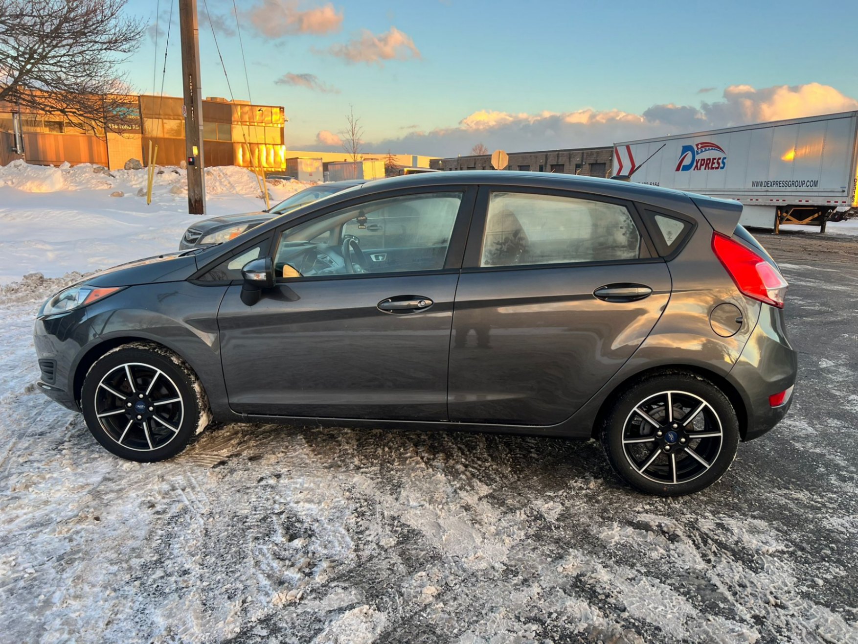 /autocainc/2015-Ford-Fiesta-31931286929568015.jpg