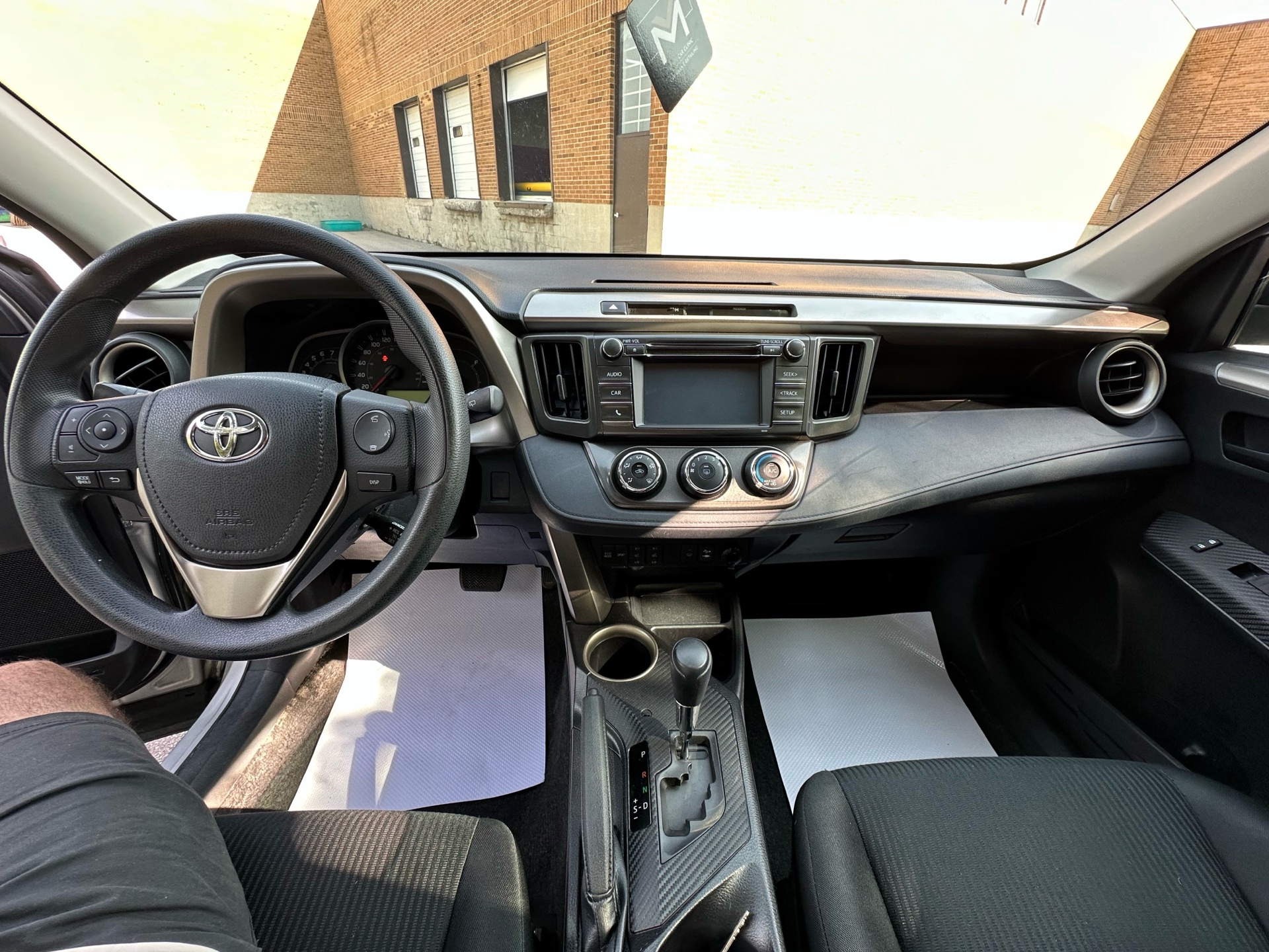 /autocainc/2015-Toyota-RAV4-287799685137774.jpg