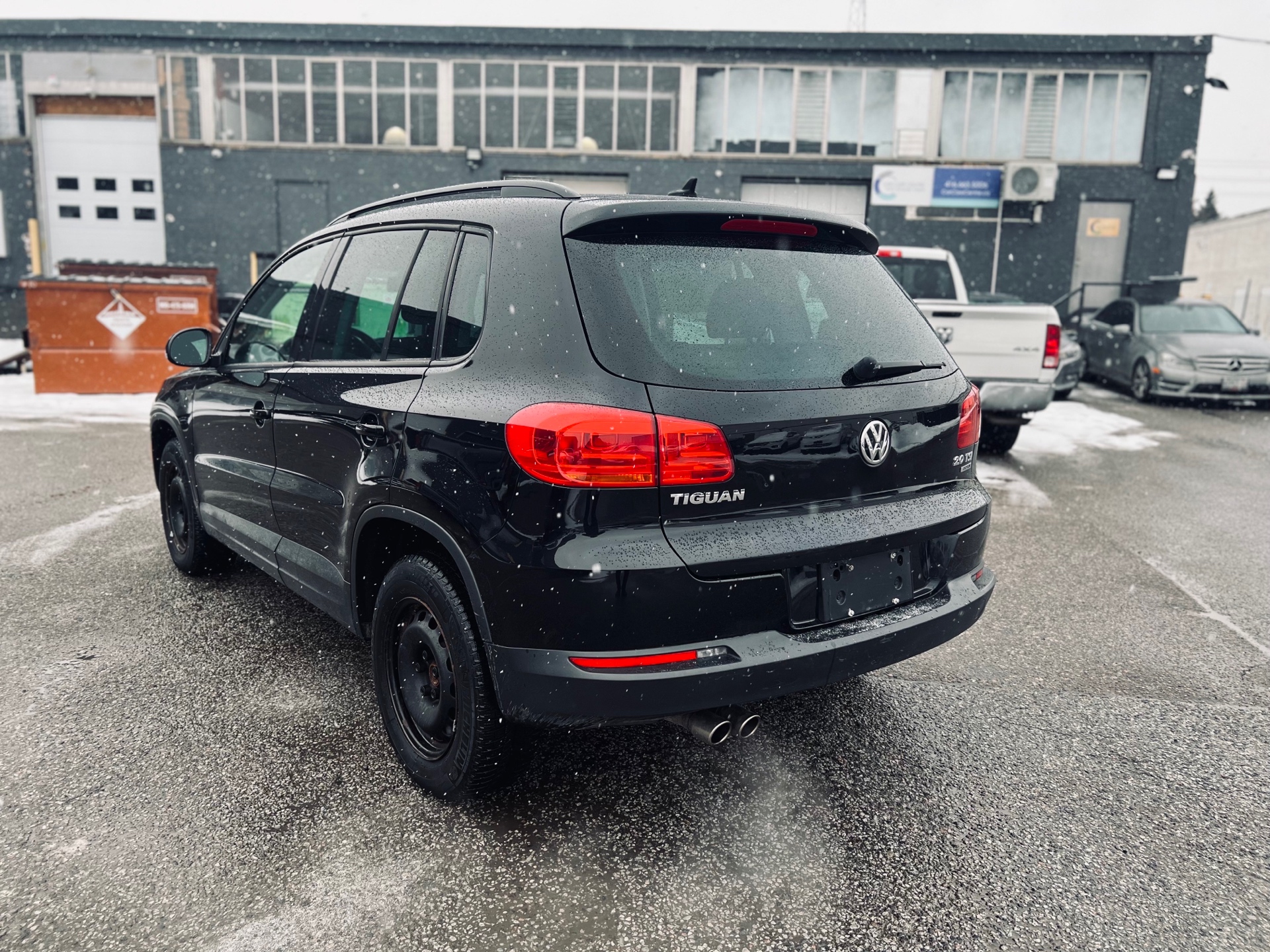 /autocainc/2015-Volkswagen-Tiguan-7389968481319975.jpg
