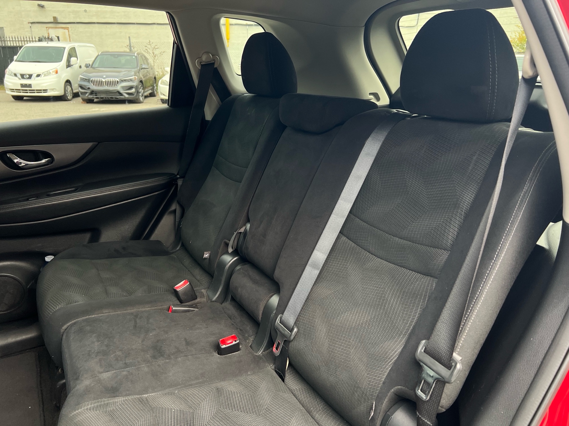 /autocainc/2016-Nissan-Rogue-2437455345266093.jpg