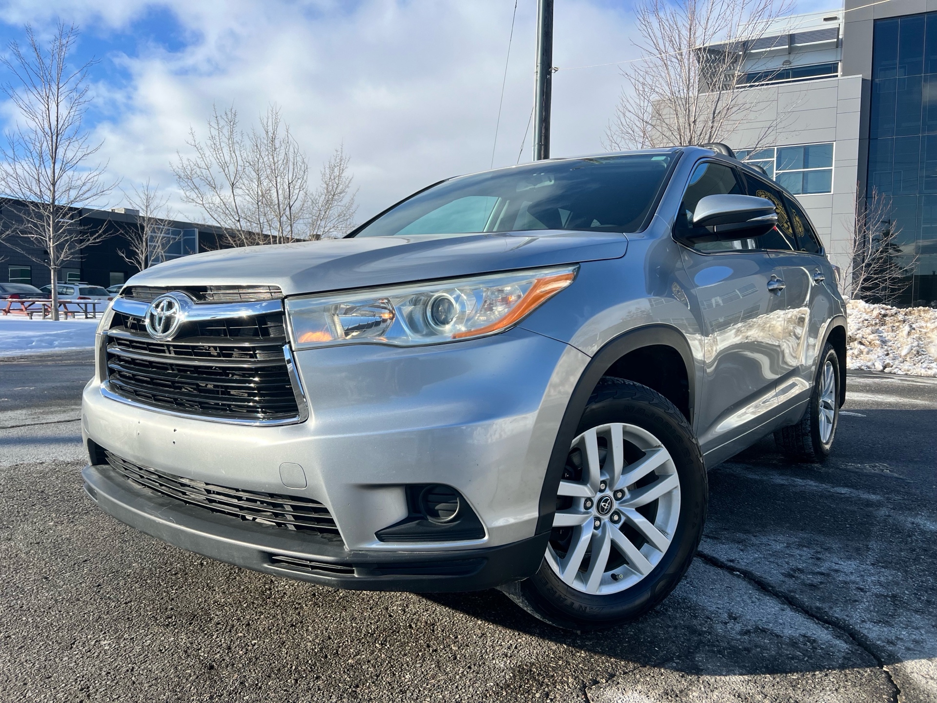 /autocainc/2016-Toyota-Highlander-04059613801999262.jpg