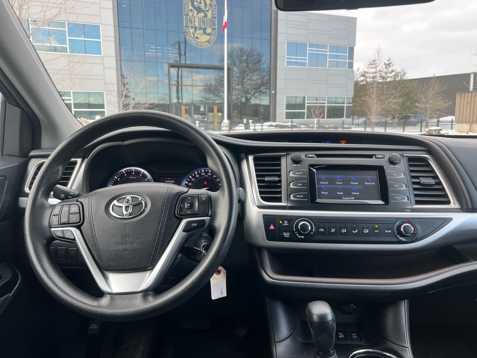 /autocainc/2016-Toyota-Highlander-8485356156533637.jpg