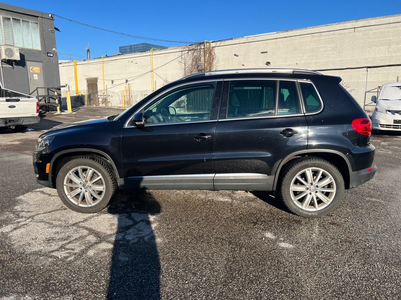 /autocainc/2016-Volkswagen-Tiguan-22886875340069768.jpg