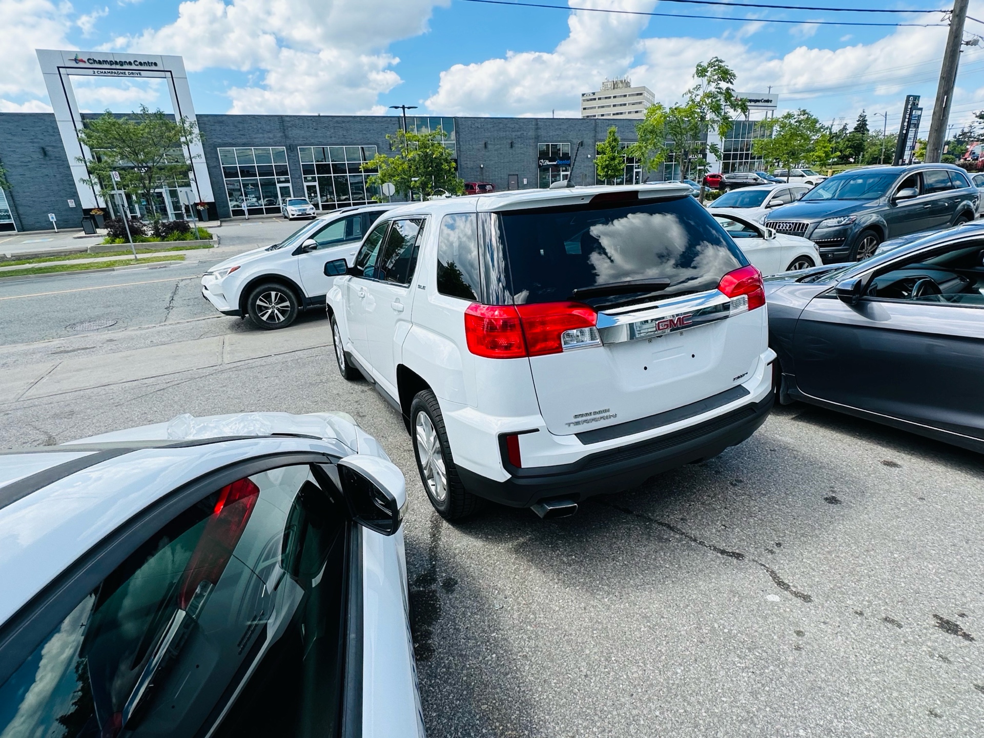 /autocainc/2017-GMC-Terrain-1442756354487904.jpg