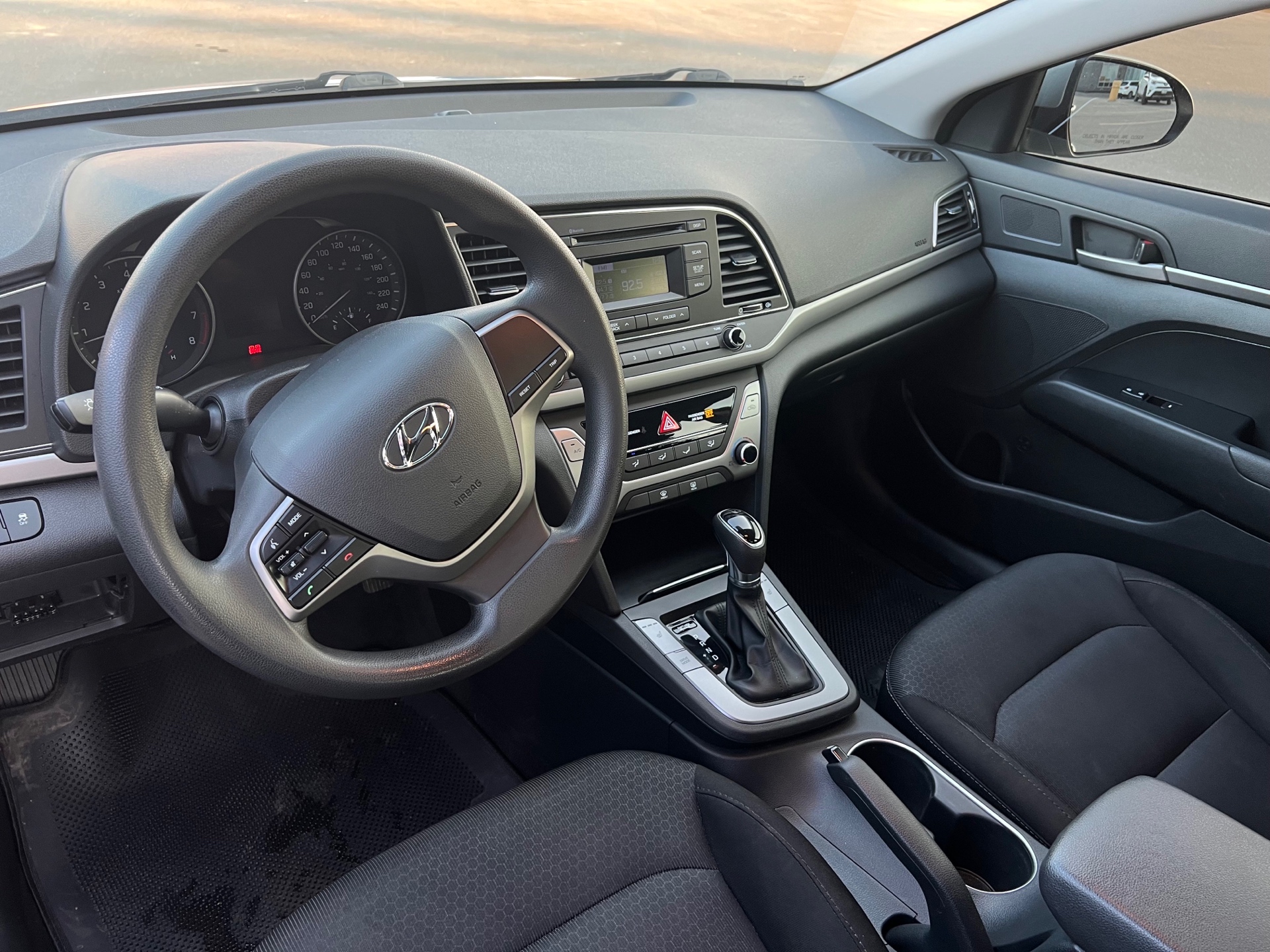 /autocainc/2017-HYUNDAI-ELANTRA-7107699606456954.jpg