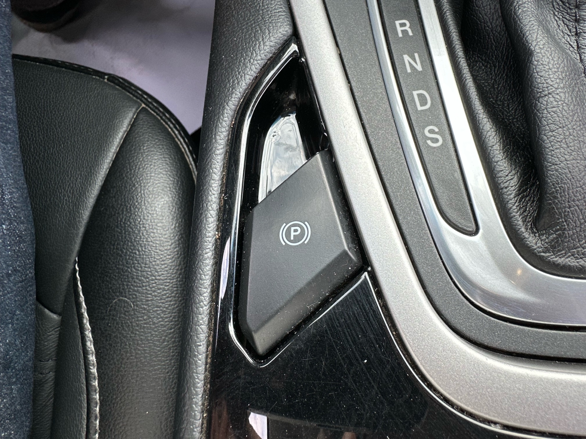 /autocainc/2018-Ford-Edge-5970388647069405.jpg