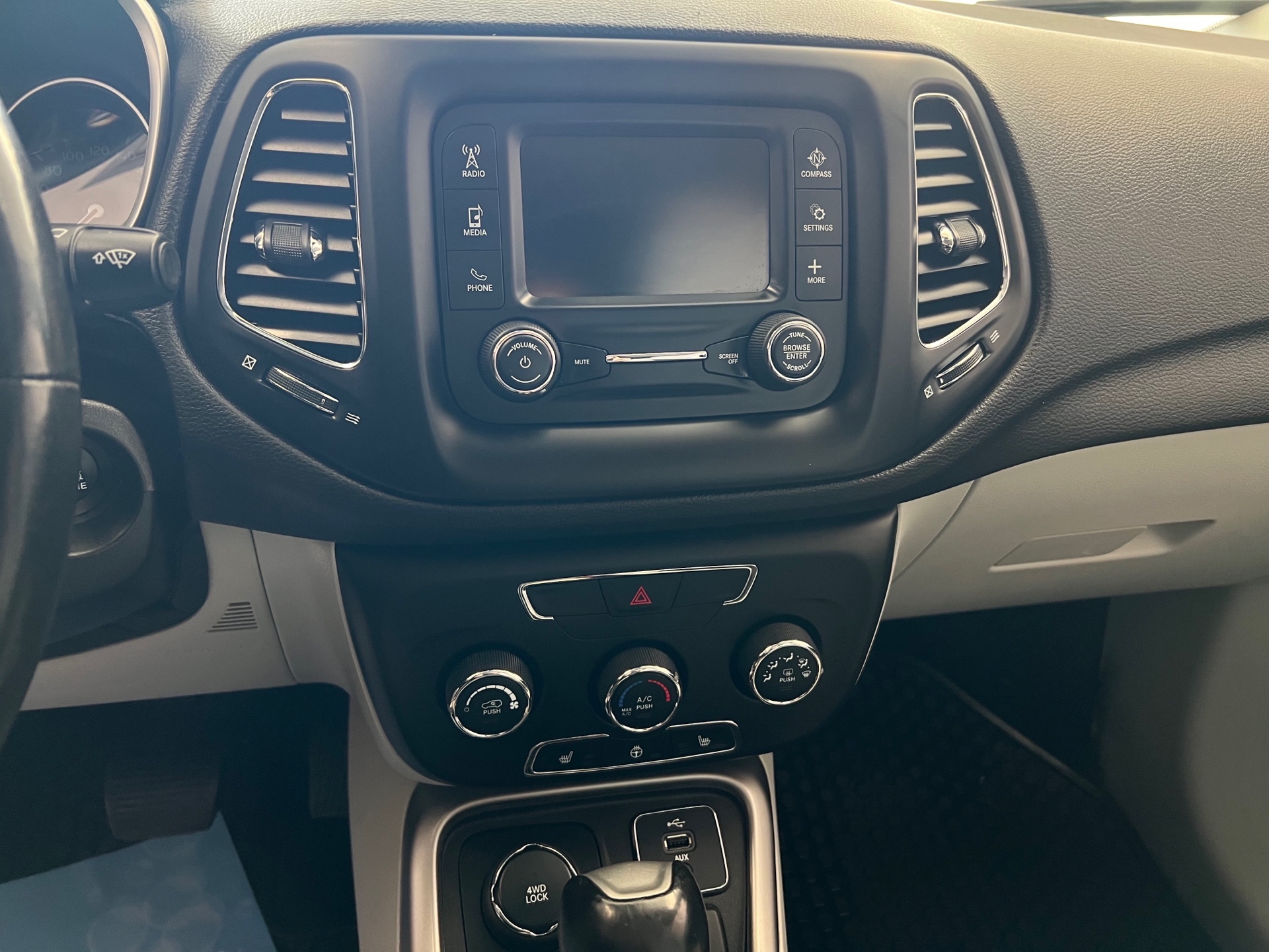 /autocainc/2018-Jeep-Compass-24557490828103345.jpg
