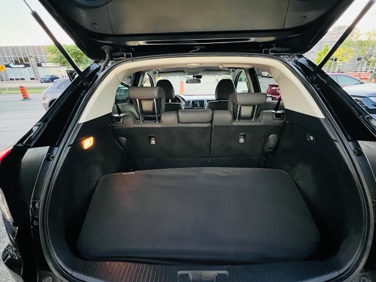 /autocainc/2019-Honda-HR-V-23217132229357018.jpg