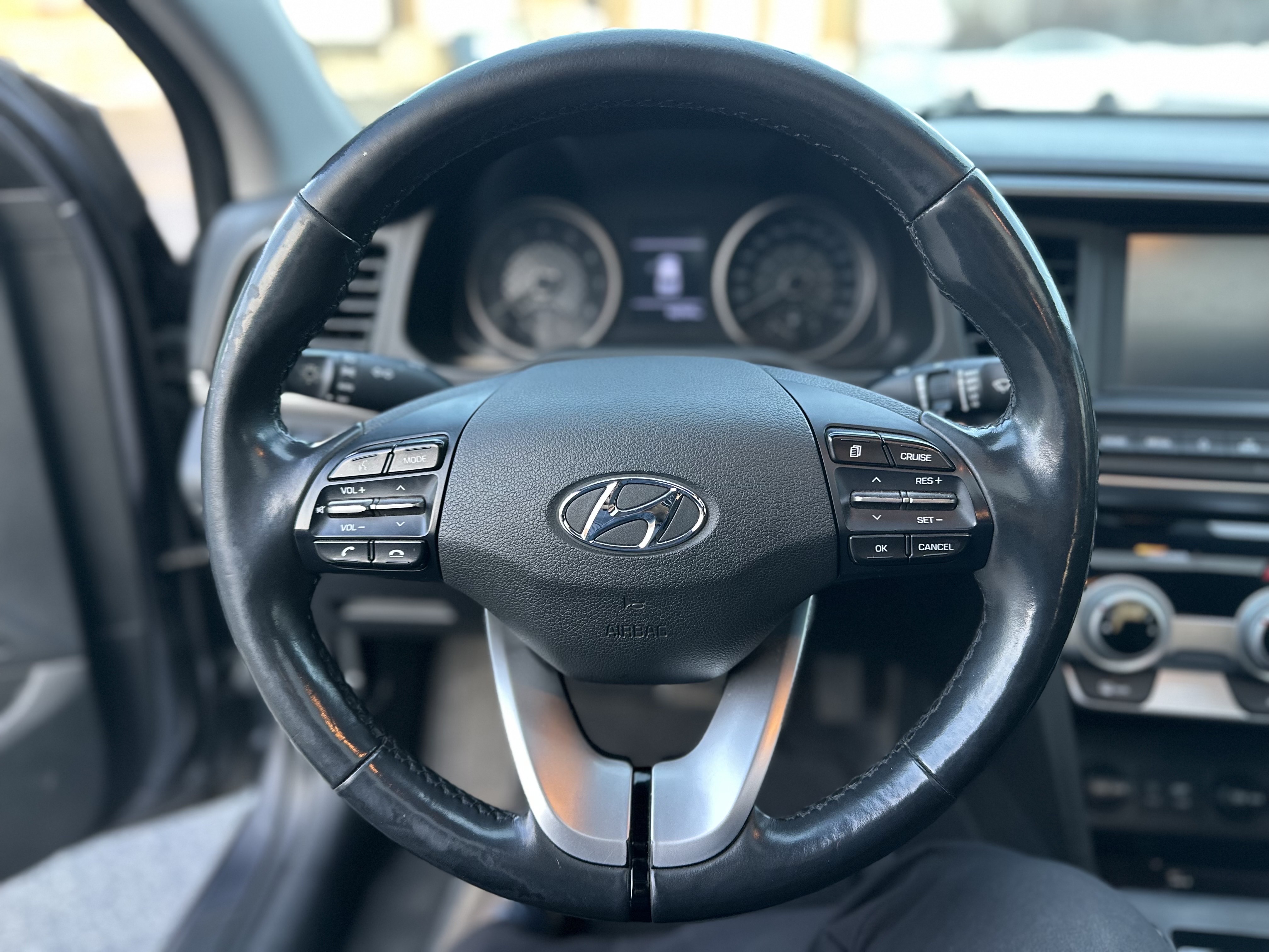 /autocainc/2019-Hyundai-Elantra-703369896543669.jpg