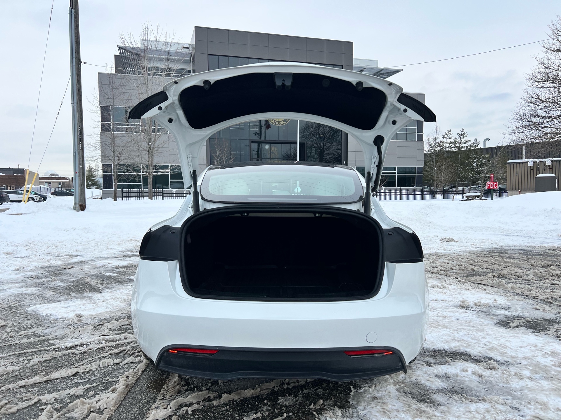 /autocainc/2025-Tesla-Model3-8128589099269556.jpg