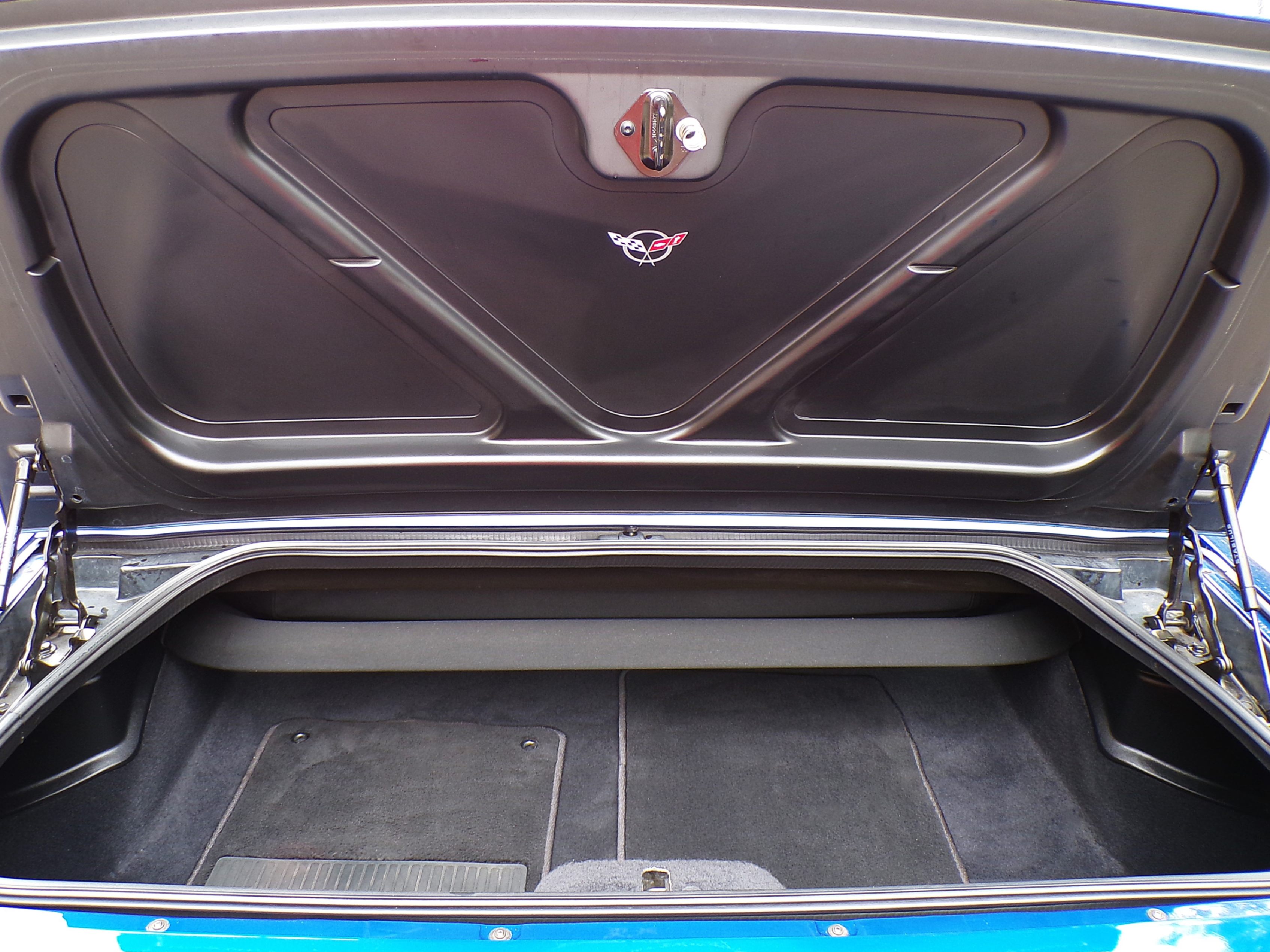 /autogallery/2003-Chevrolet-Corvette-16682342247569615.jpg