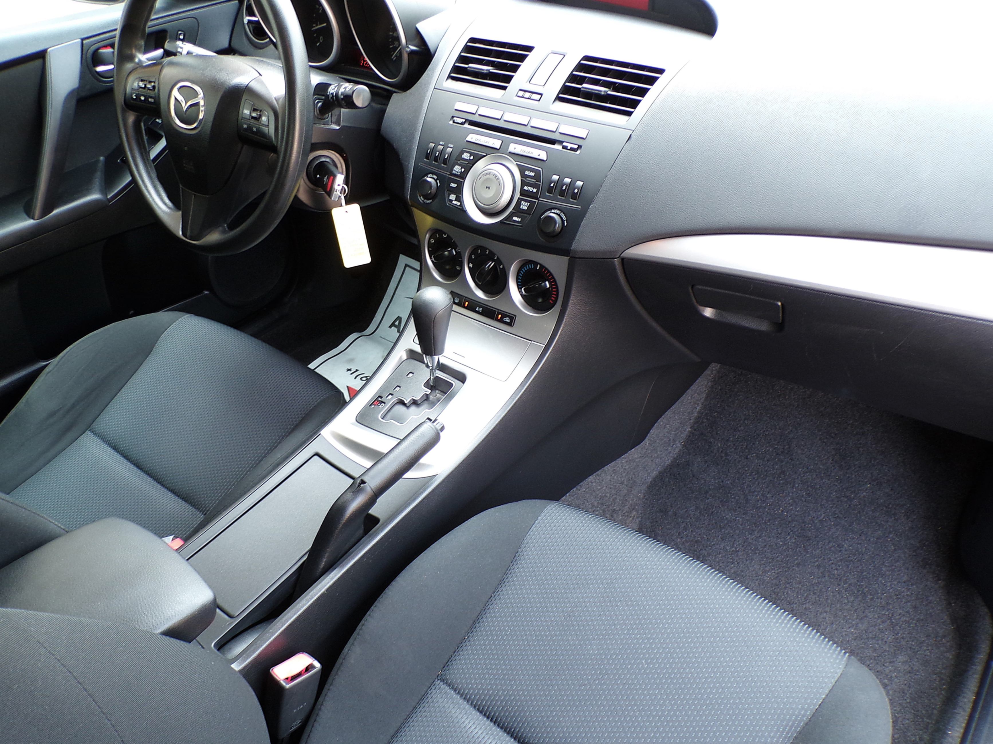 /autogallery/2010-Mazda-Mazda3-8135882851885374.jpg