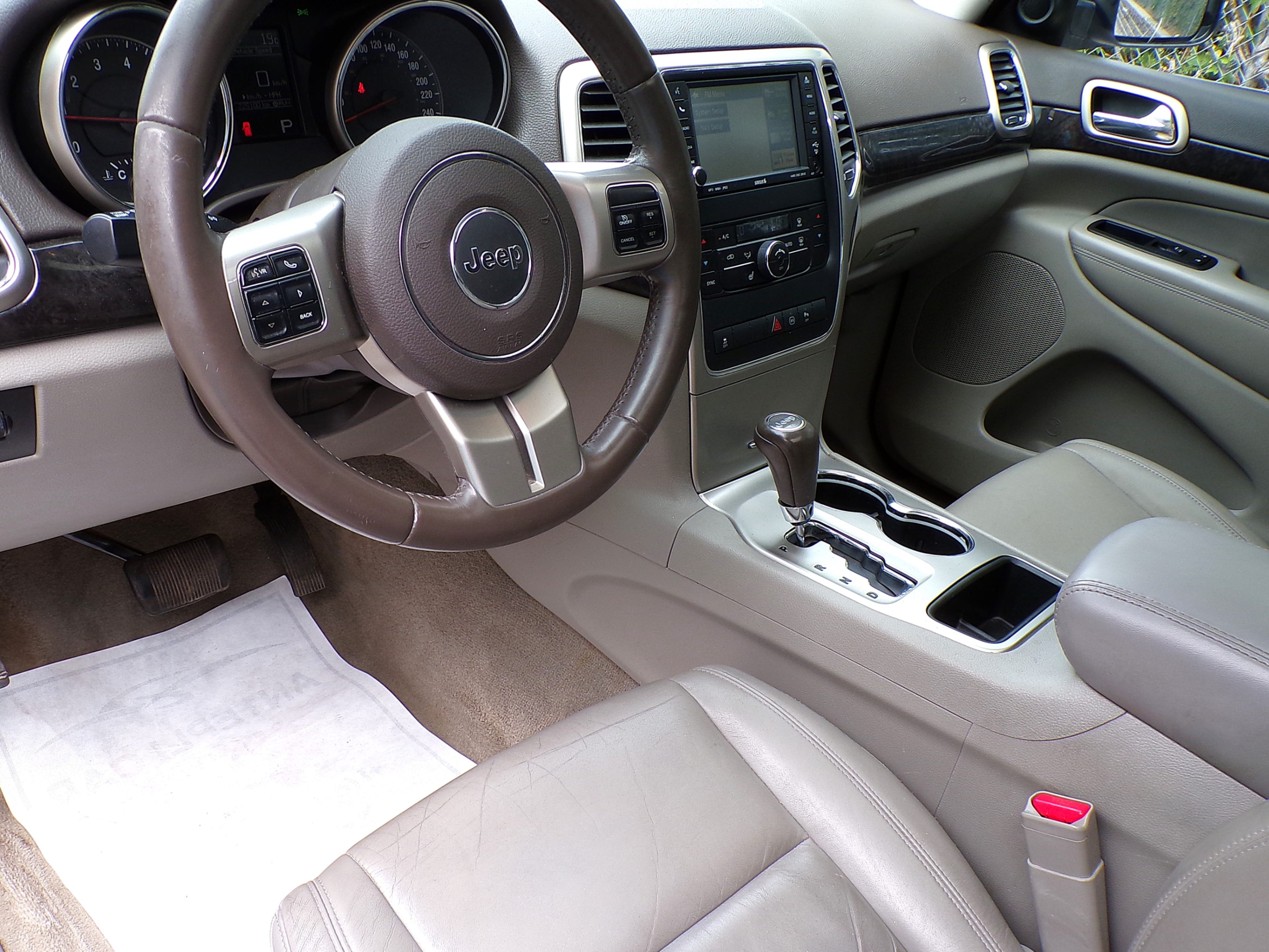 /autogallery/2011-Jeep-GrandCherokee-1385188125368273.jpg