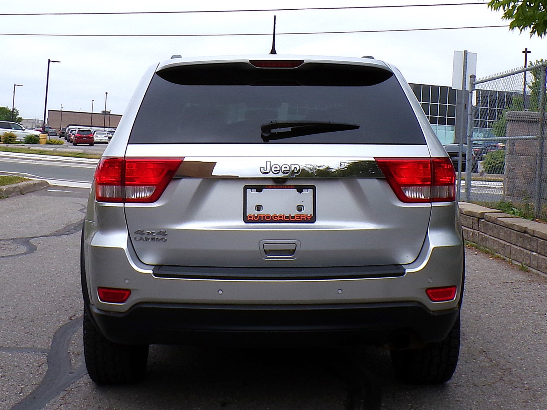 /autogallery/2011-Jeep-GrandCherokee-30969389520588186.jpg