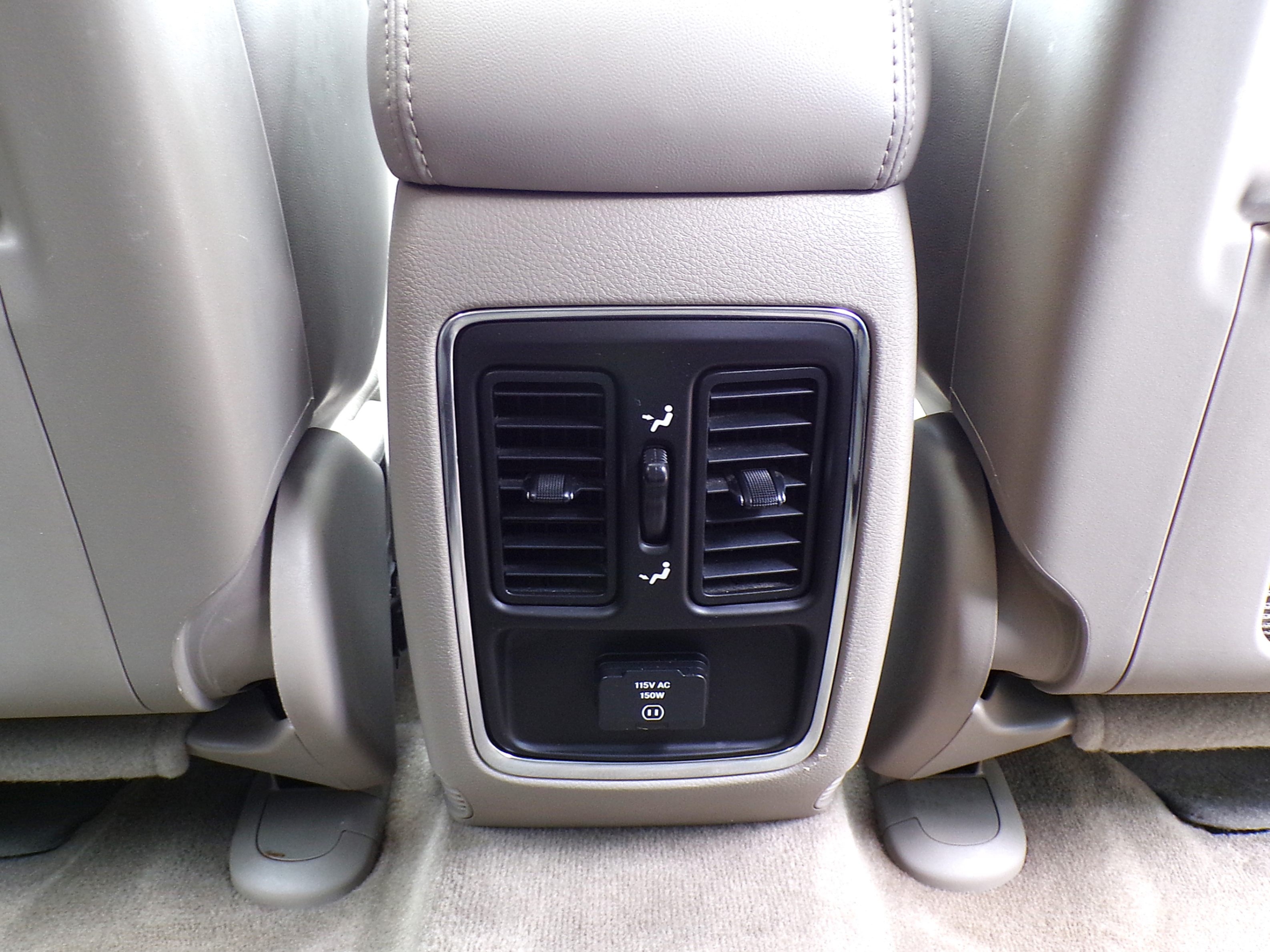 /autogallery/2011-Jeep-GrandCherokee-48433510901884413.jpg