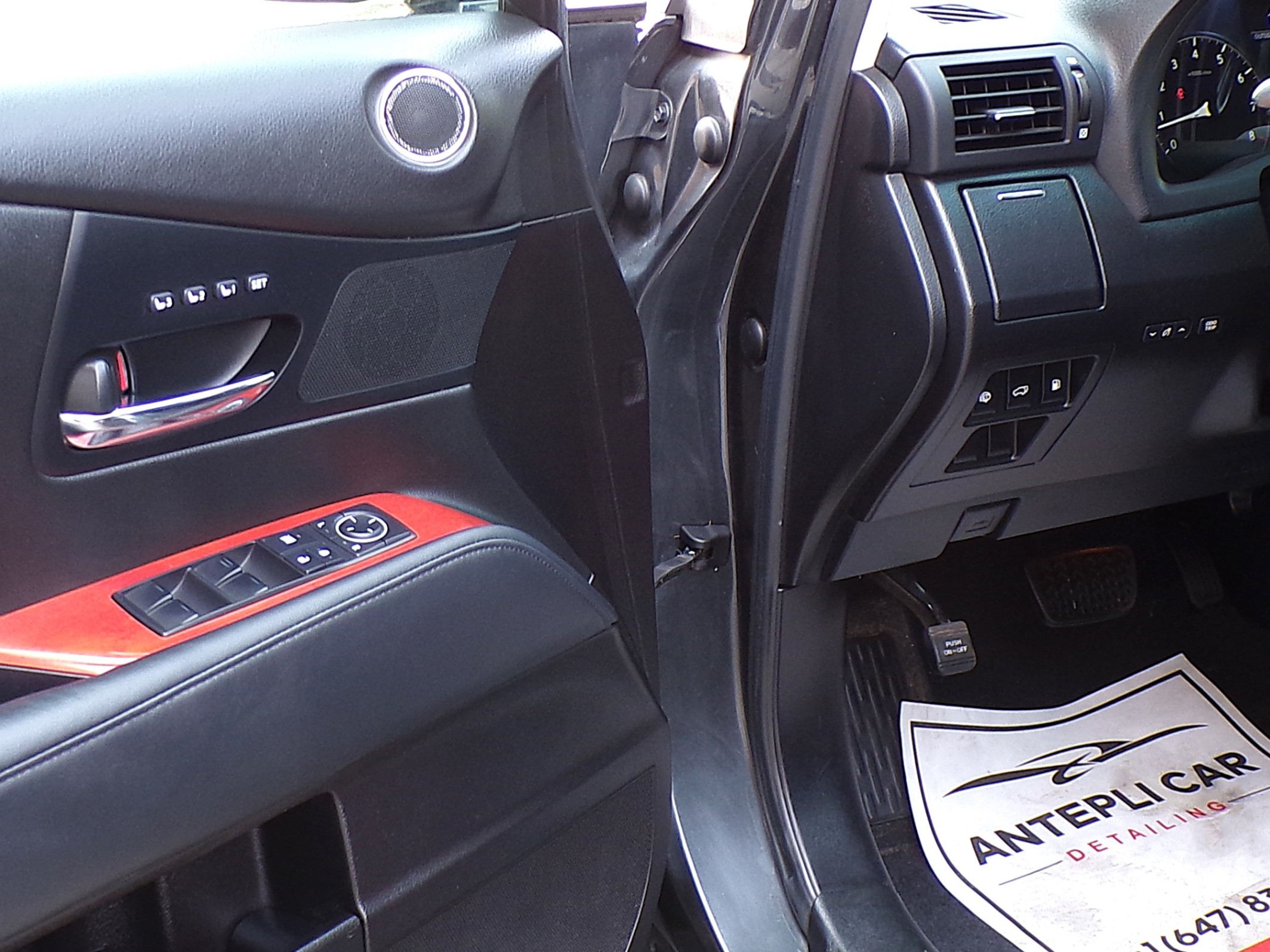 /autogallery/2011-Lexus-RX350-11898380023466038.jpg