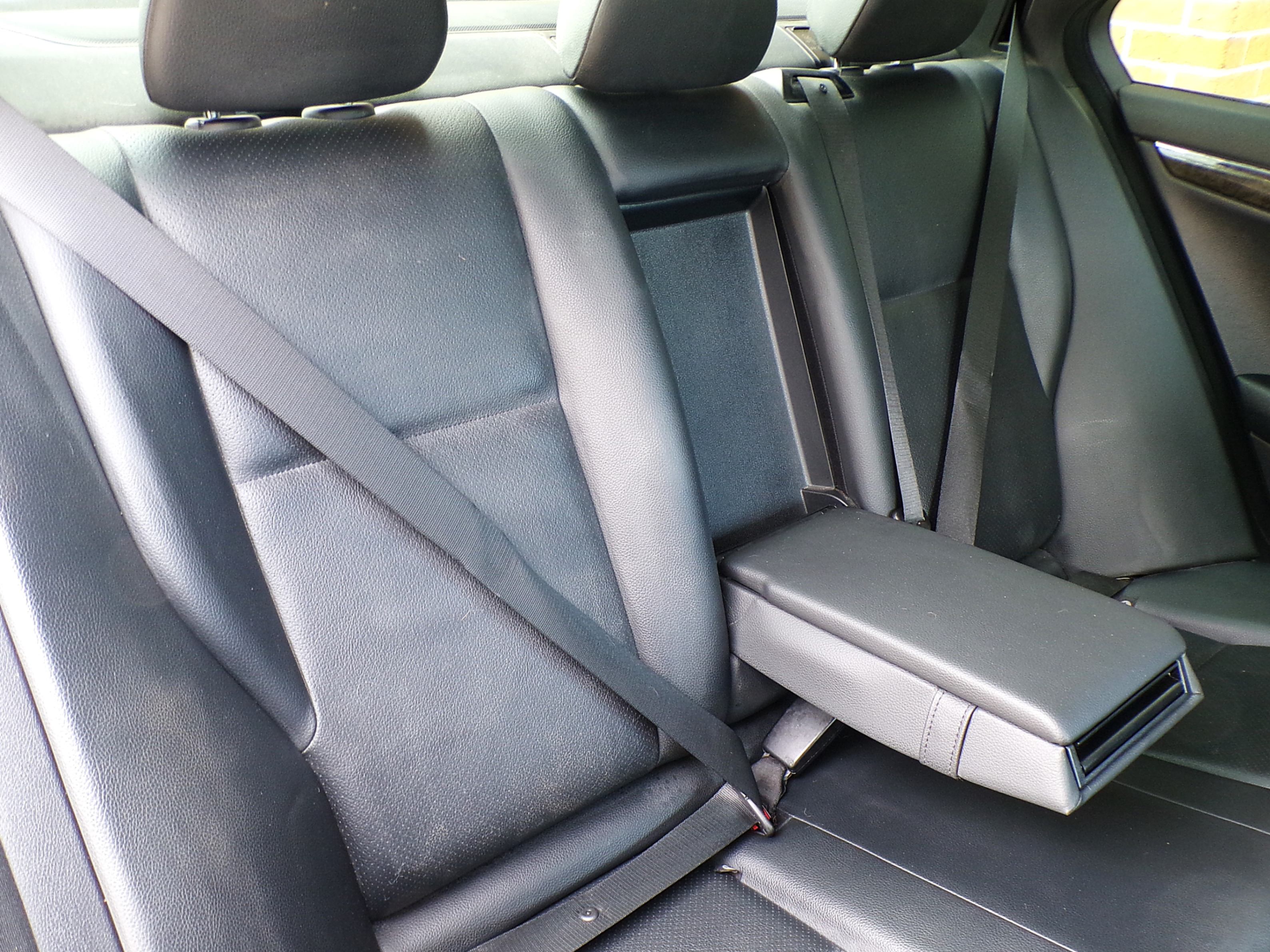 /autogallery/2011-Mercedes-Benz-C-Class-06522437164709038.jpg