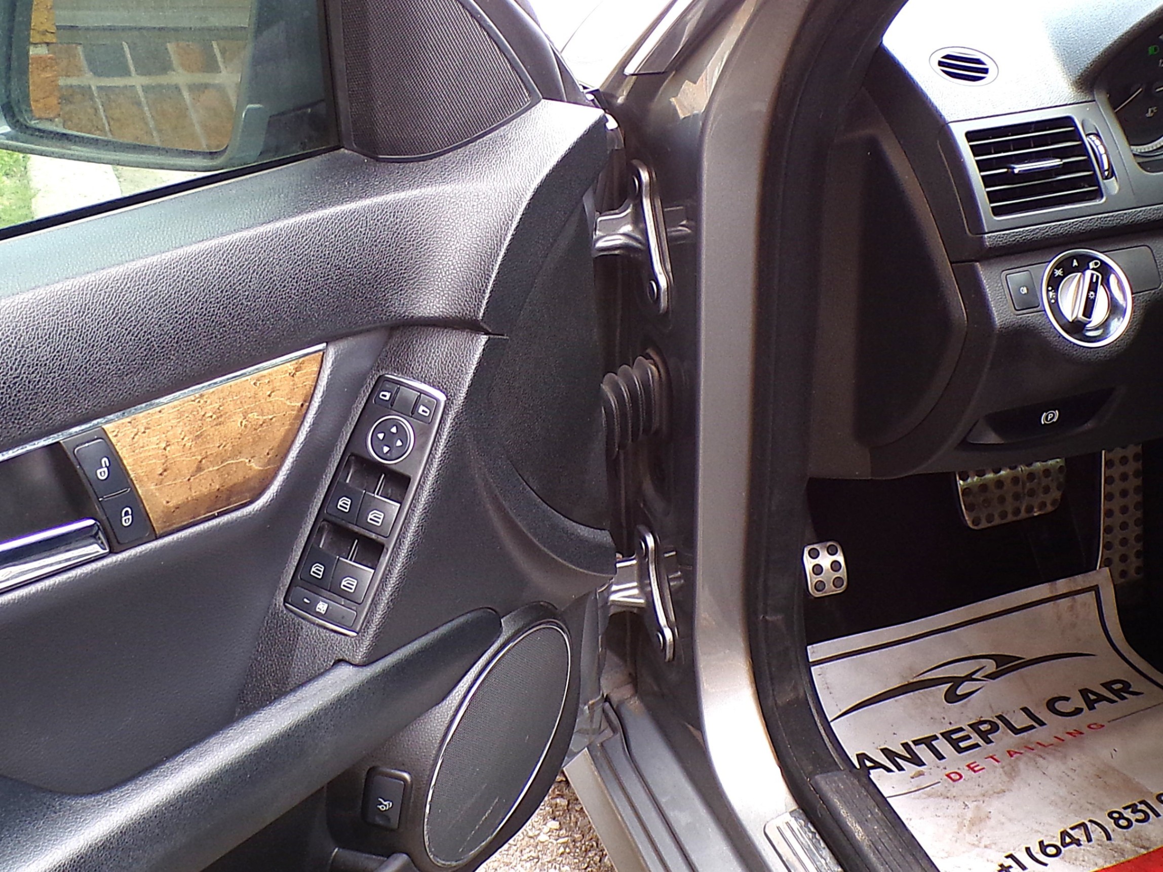 /autogallery/2011-Mercedes-Benz-C-Class-07853635175988583.jpg