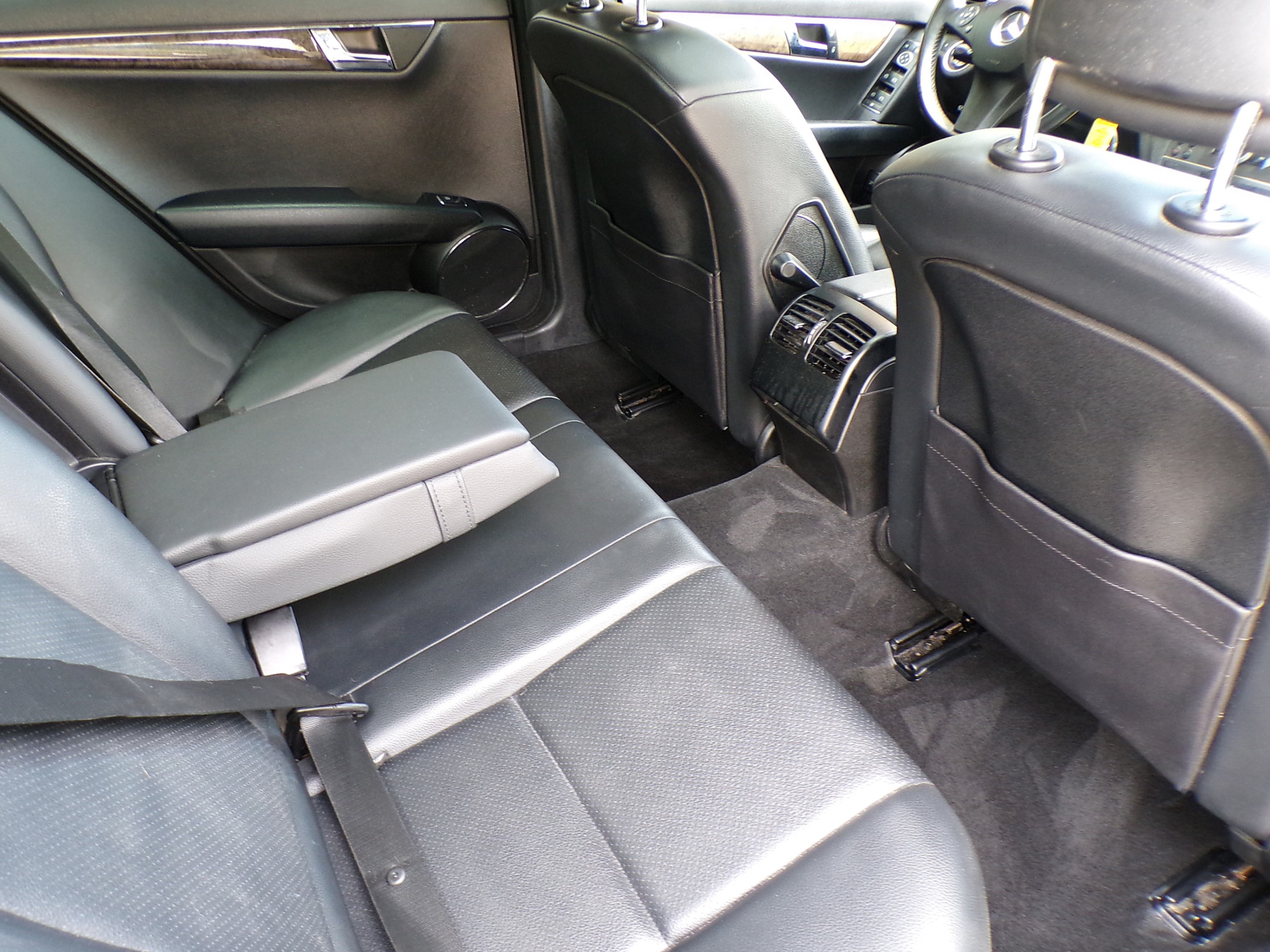 /autogallery/2011-Mercedes-Benz-C-Class-881318131008938.jpg