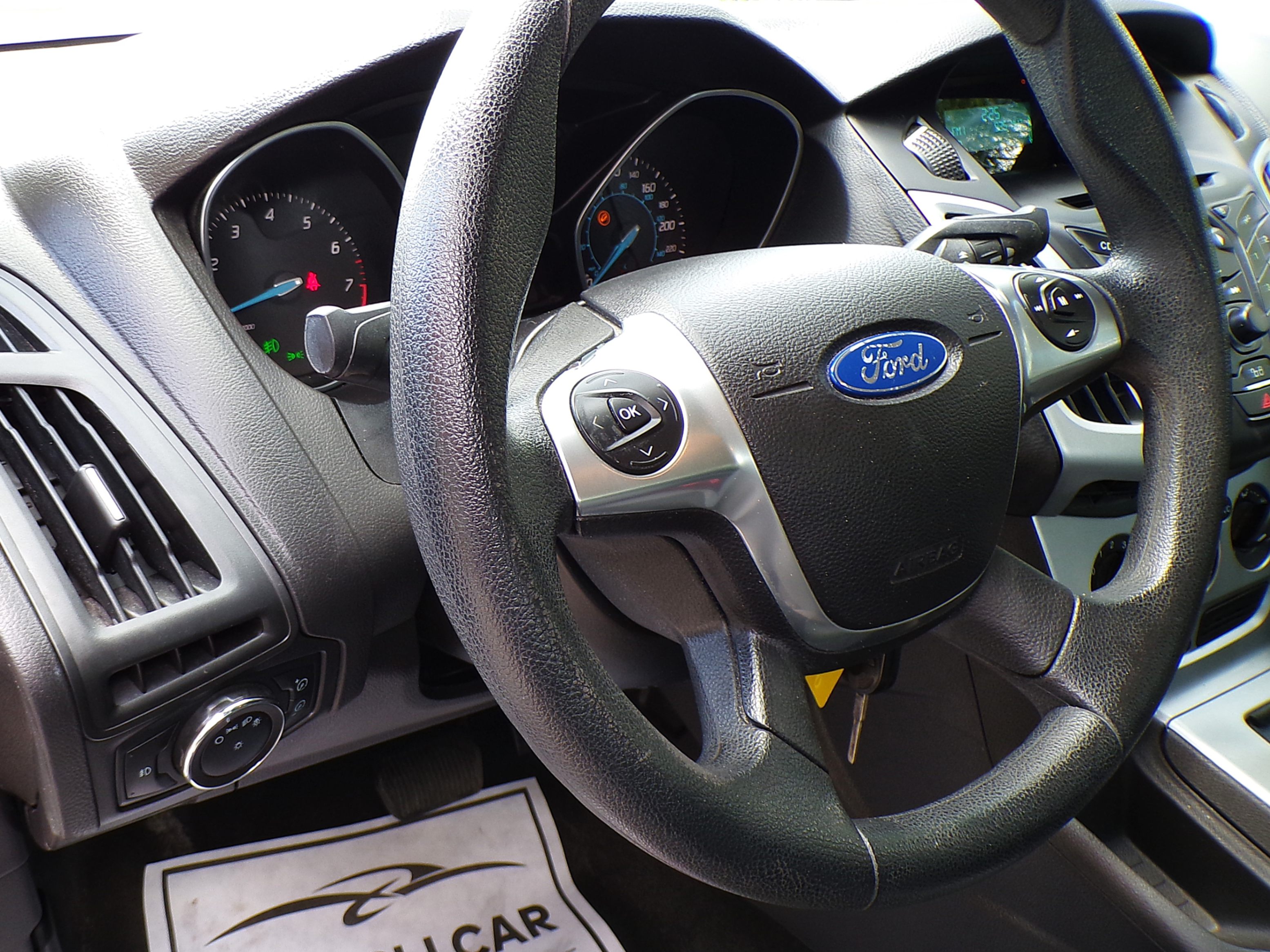 /autogallery/2012-Ford-Focus-06566373796251557.jpg