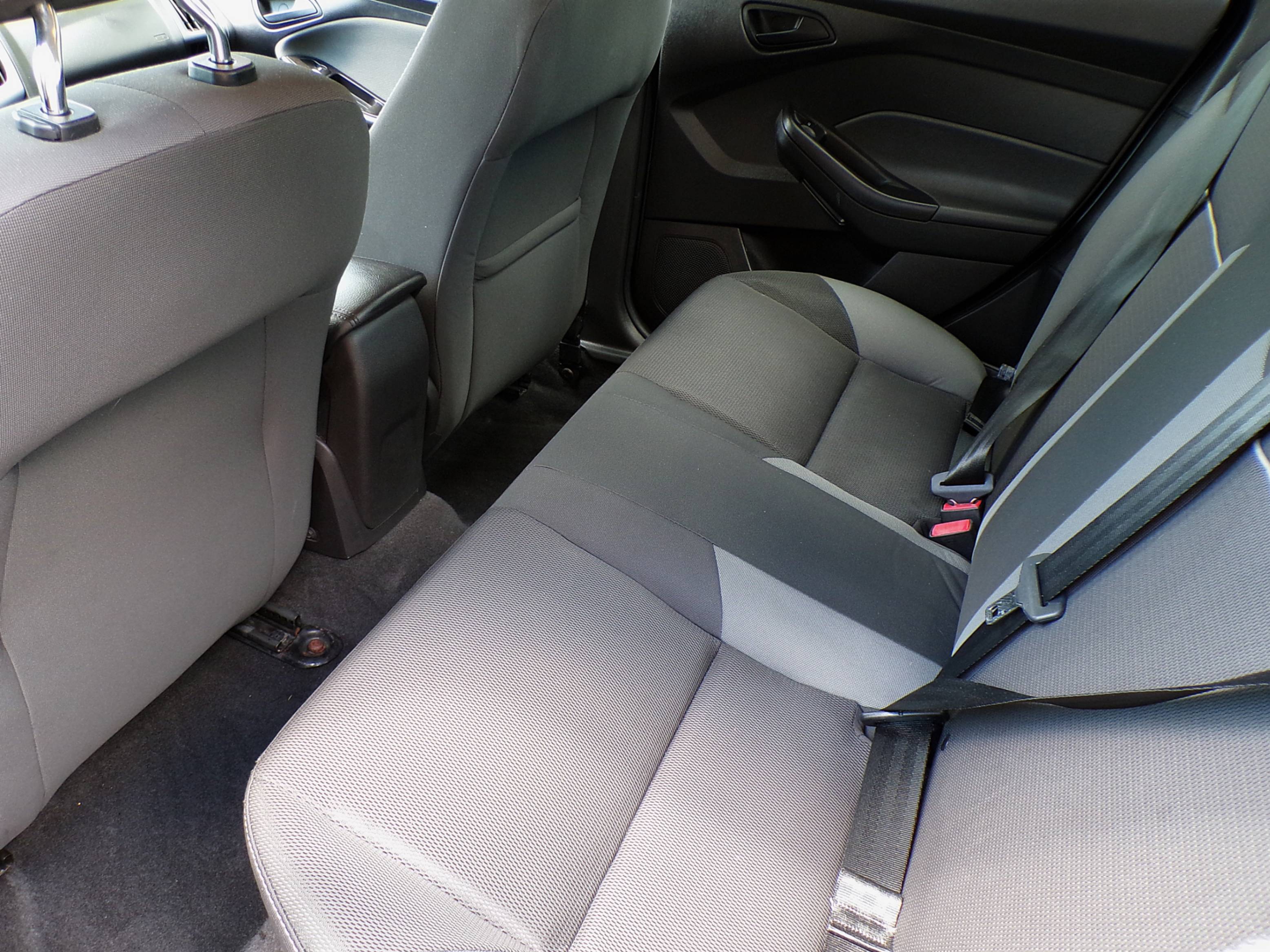 /autogallery/2012-Ford-Focus-16779961620301576.jpg