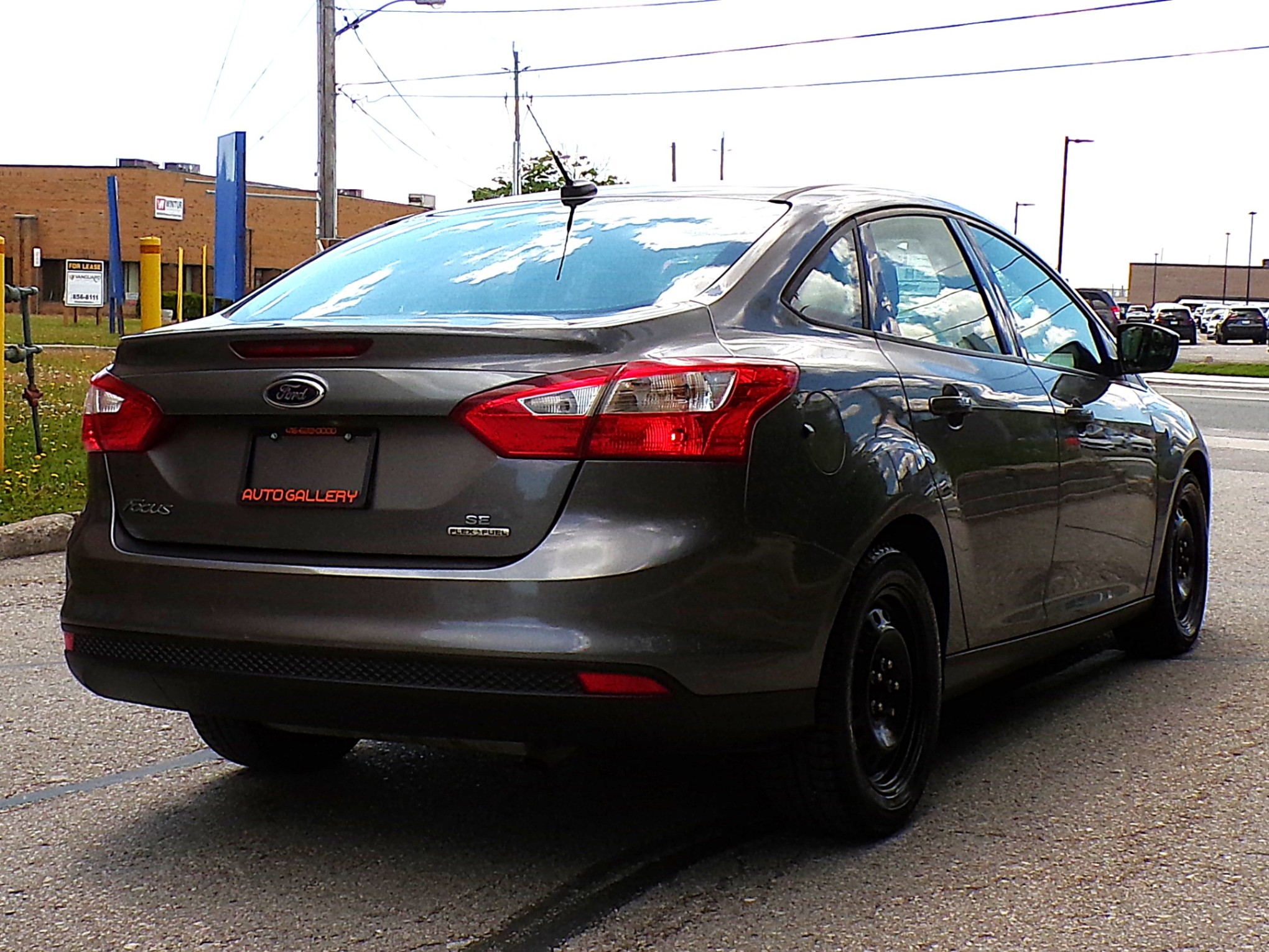/autogallery/2012-Ford-Focus-20121756912377498.jpg