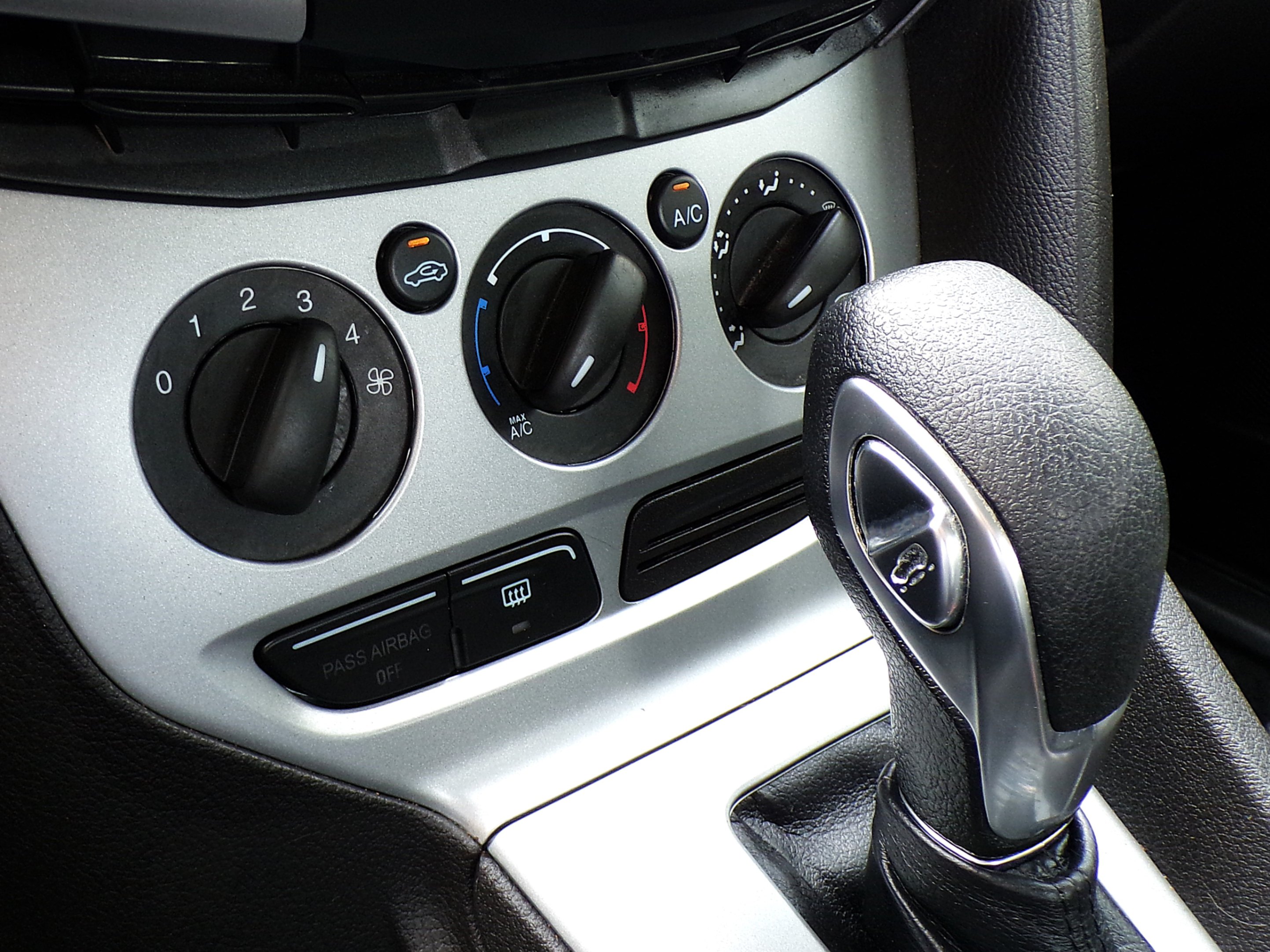 /autogallery/2012-Ford-Focus-3056605024758581.jpg