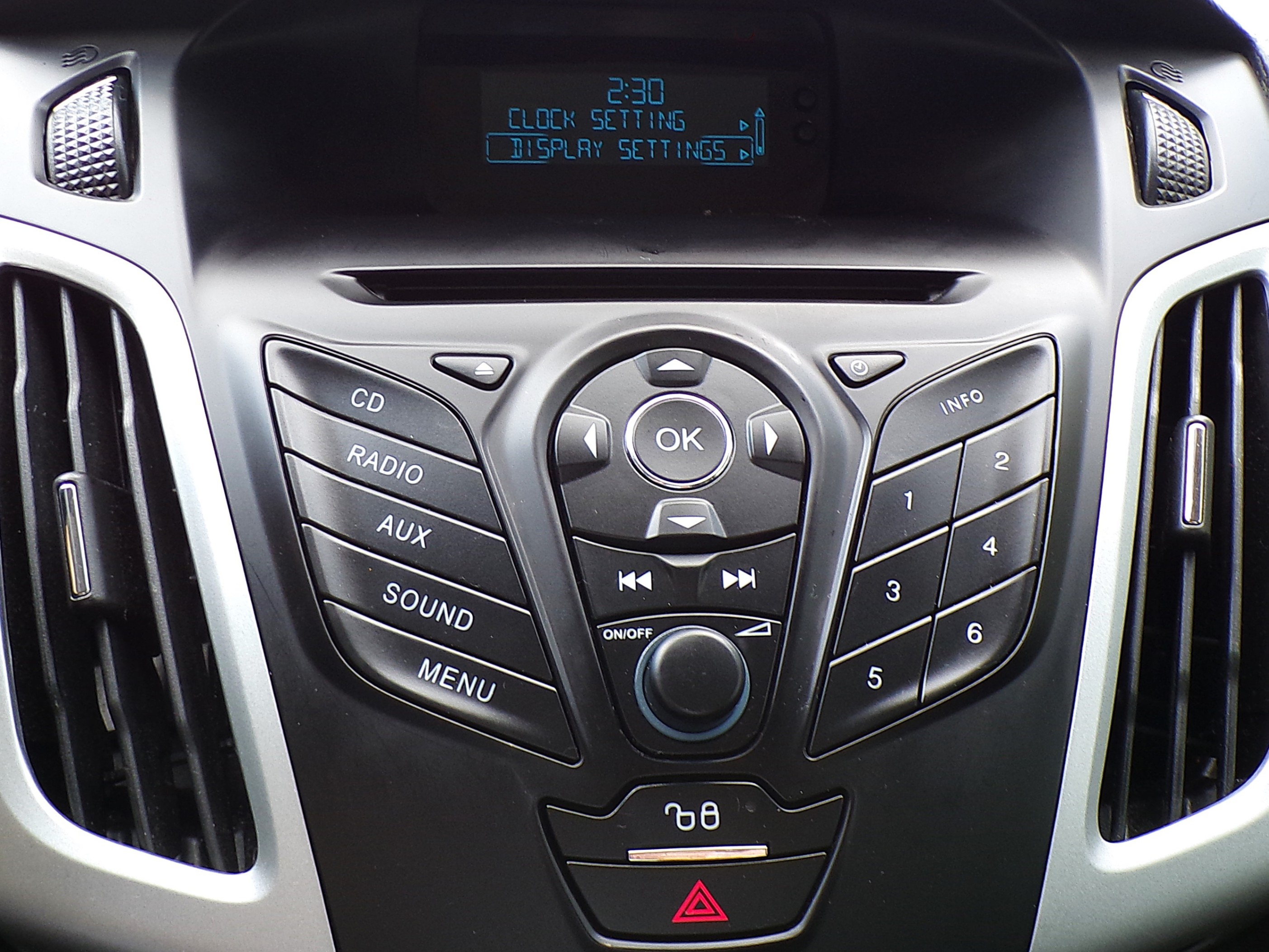 /autogallery/2012-Ford-Focus-9388003190998444.jpg