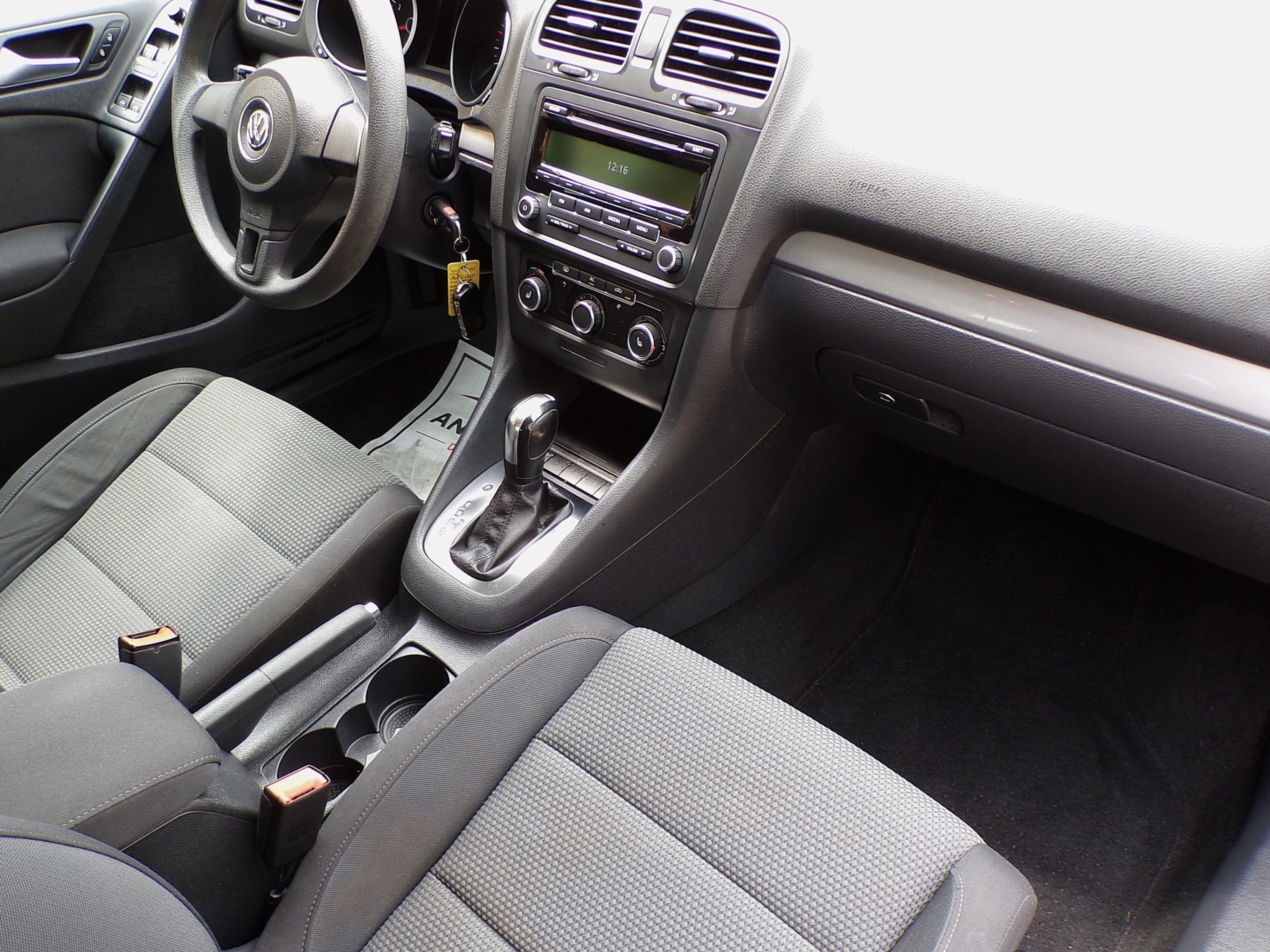 /autogallery/2012-Volkswagen-Golf-27892420319756406.jpg