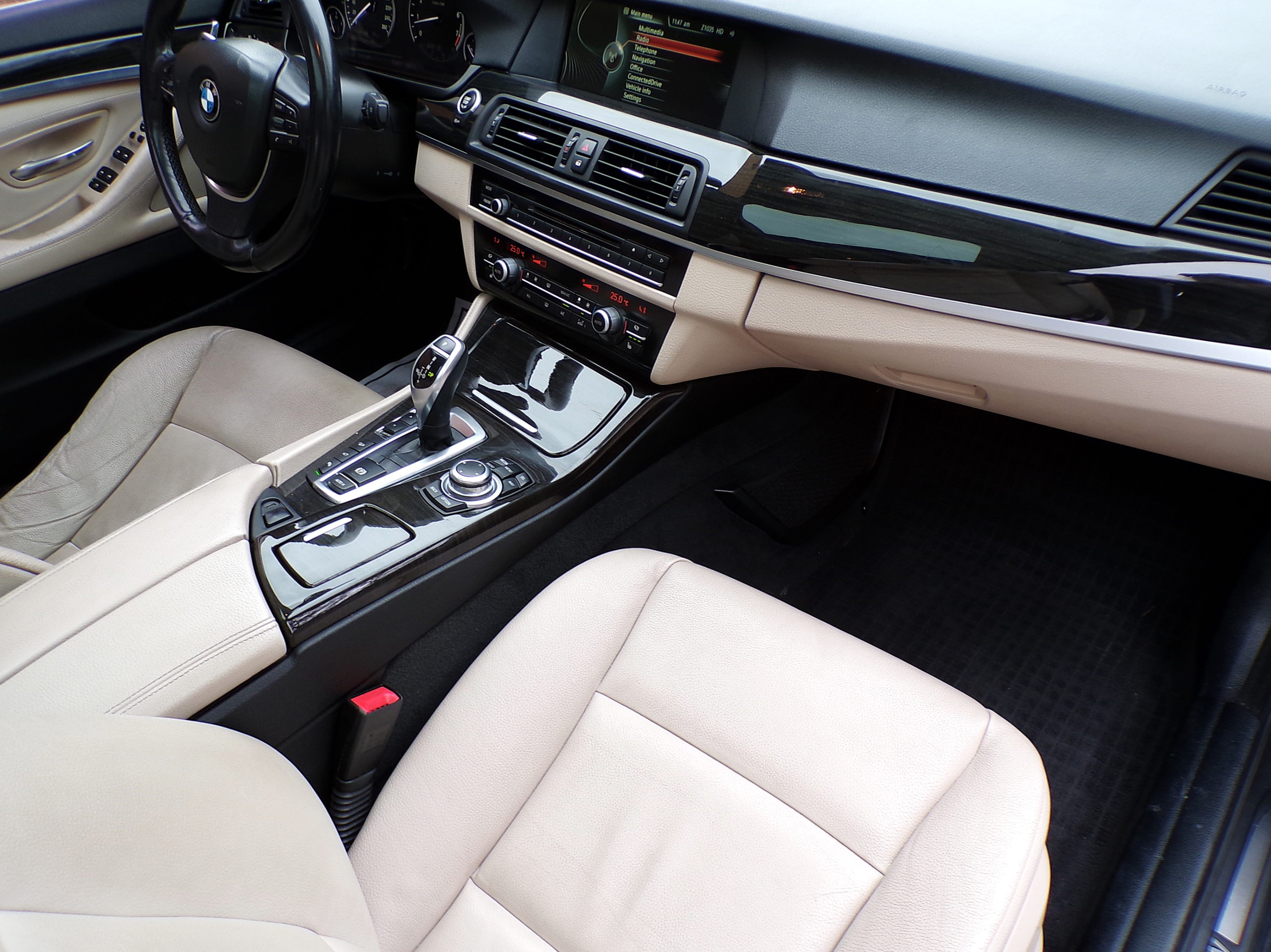 /autogallery/2013-BMW-5-Series-1929730906889109.jpg