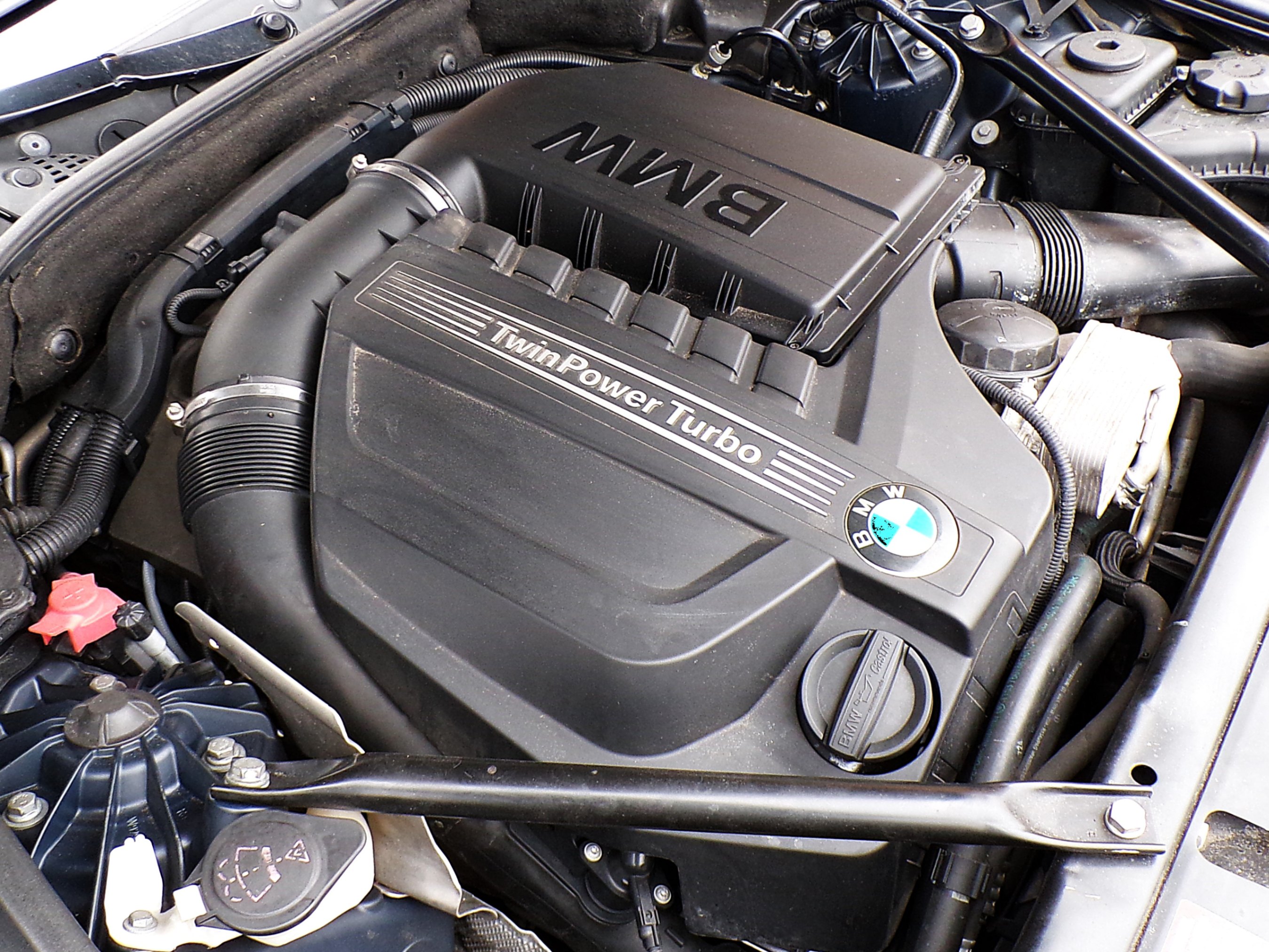 /autogallery/2013-BMW-5-Series-9921084327994347.jpg