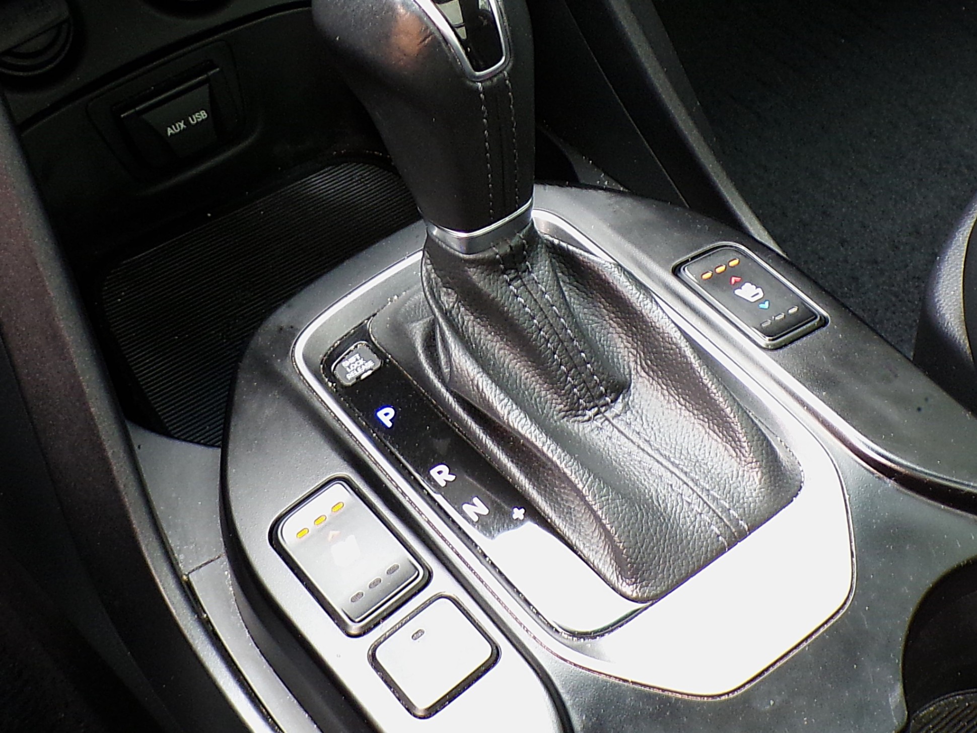 /autogallery/2013-Hyundai-SantaFe-08224033772699646.jpg