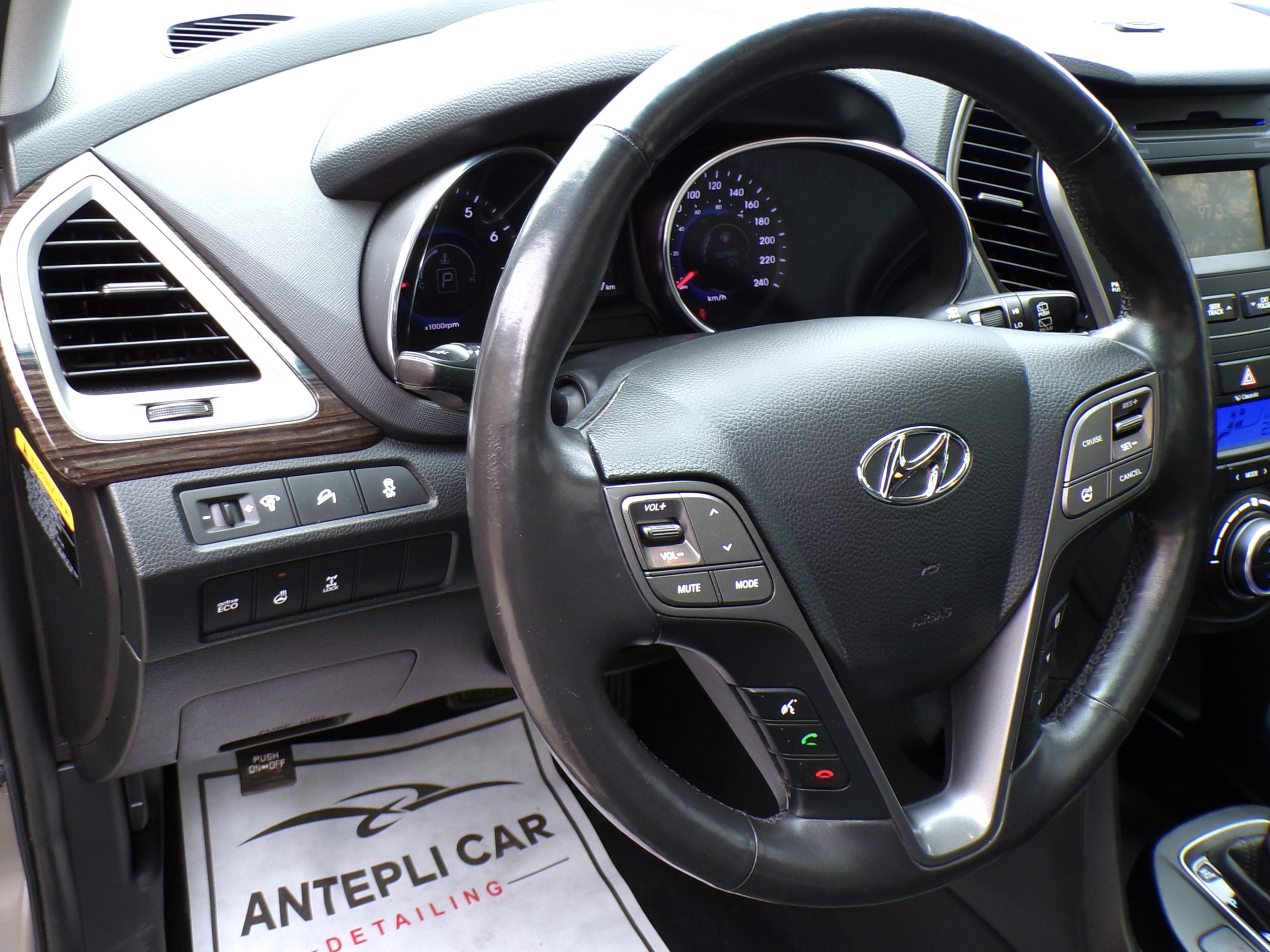 /autogallery/2013-Hyundai-SantaFe-40124446476975995.jpg