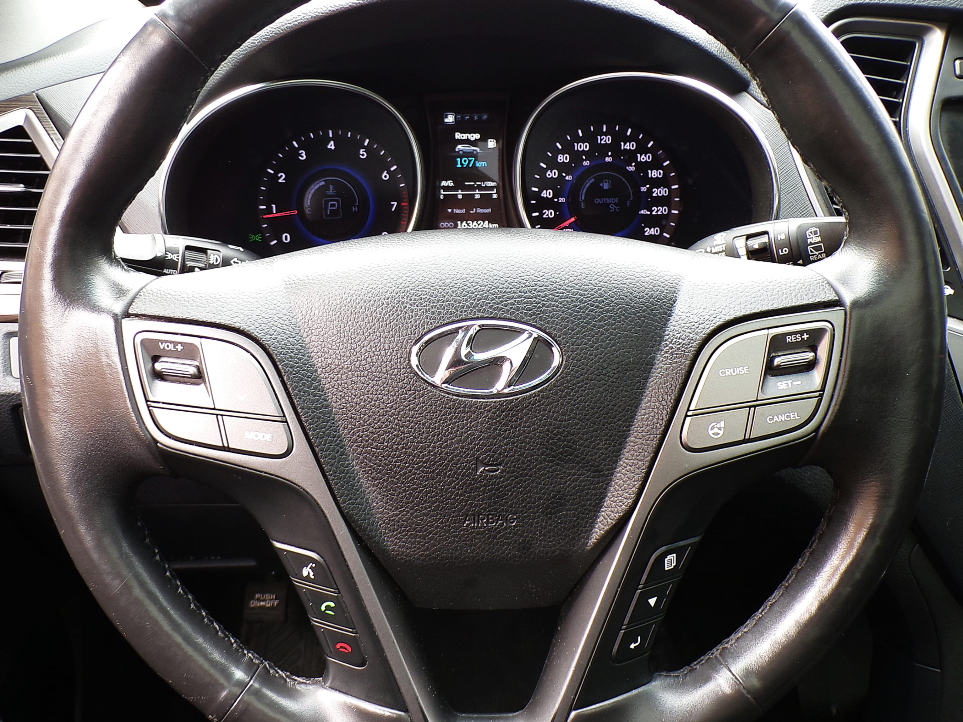 /autogallery/2013-Hyundai-SantaFe-8232883936101532.jpg