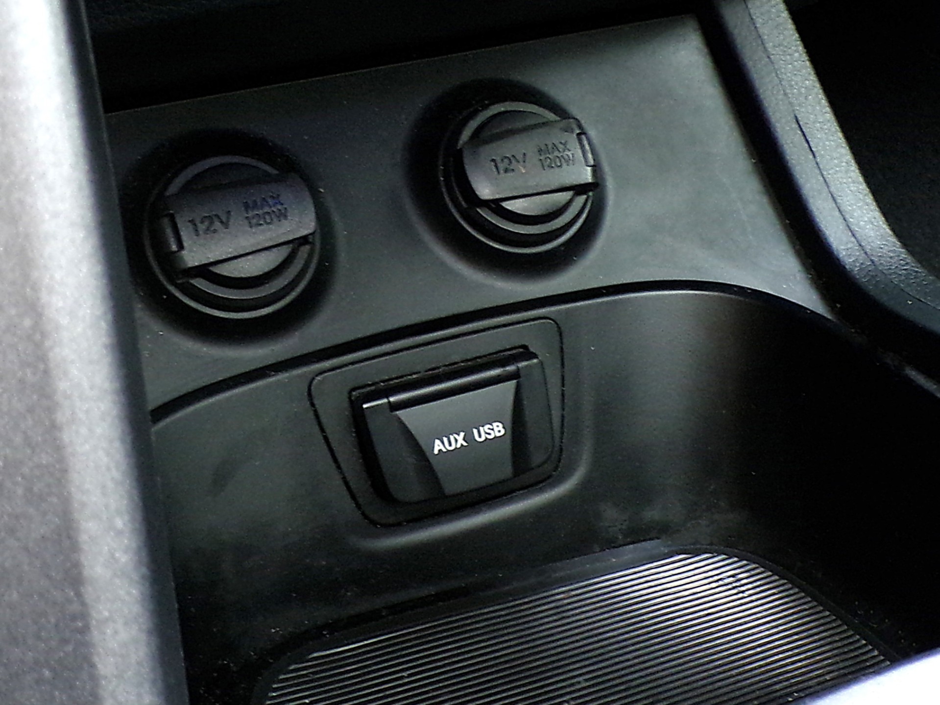 /autogallery/2013-Hyundai-SantaFe-871999244427448.jpg