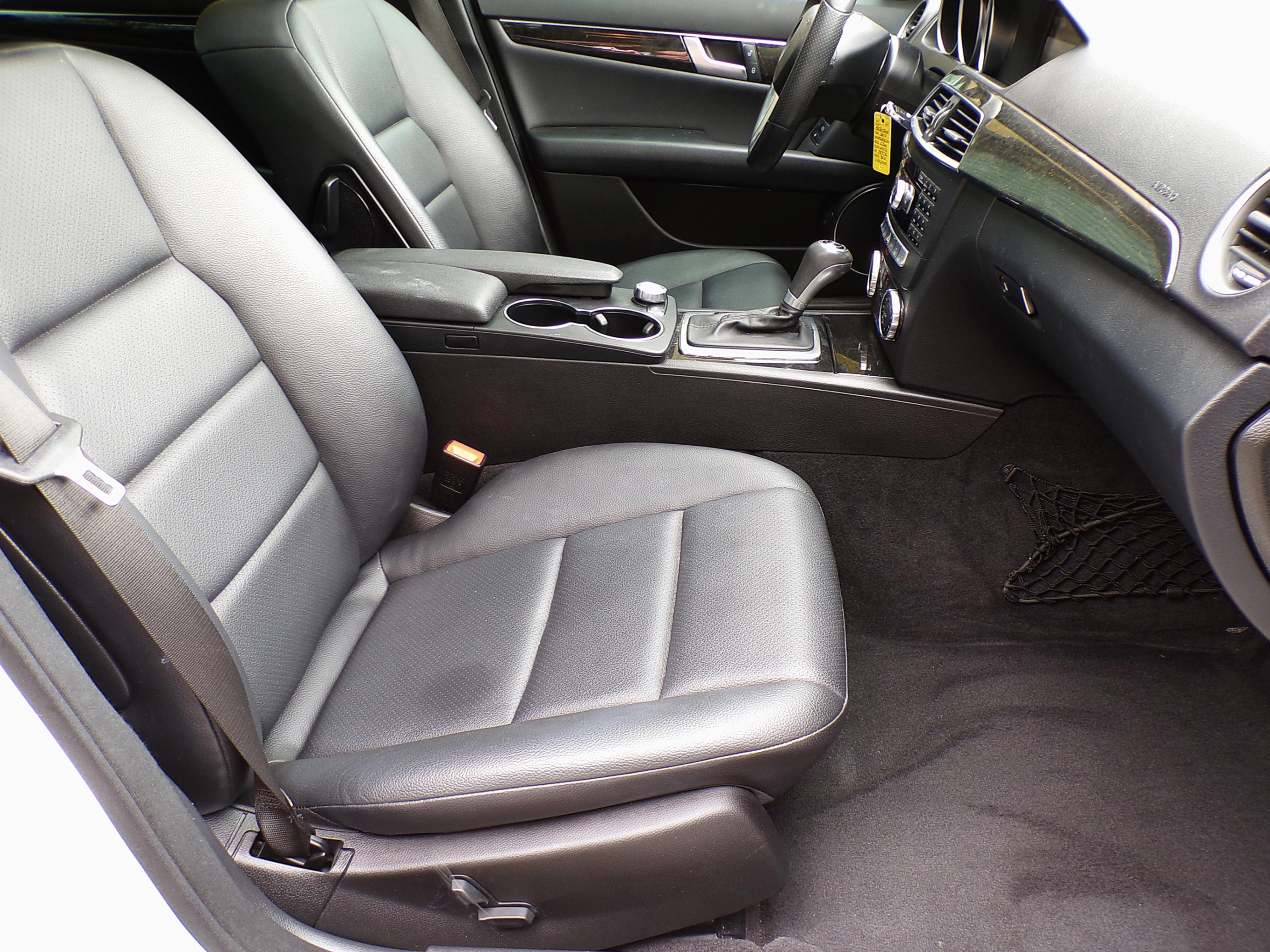 /autogallery/2013-Mercedes-Benz-C-Class-10516002272780467.jpg