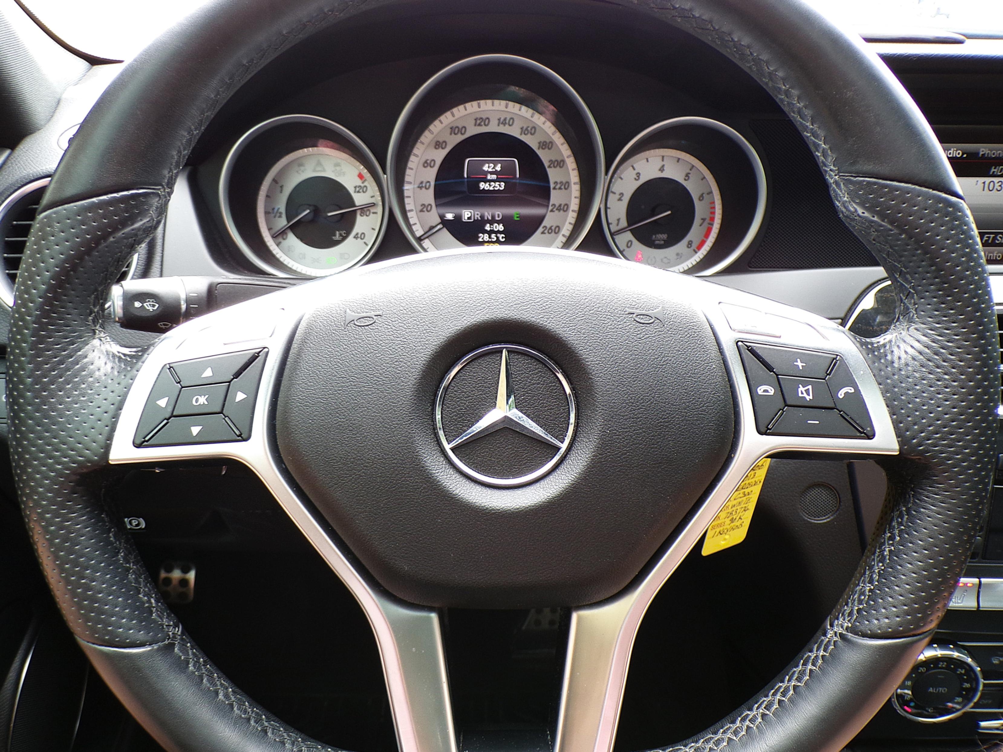 /autogallery/2013-Mercedes-Benz-C-Class-7566814731065032.jpg
