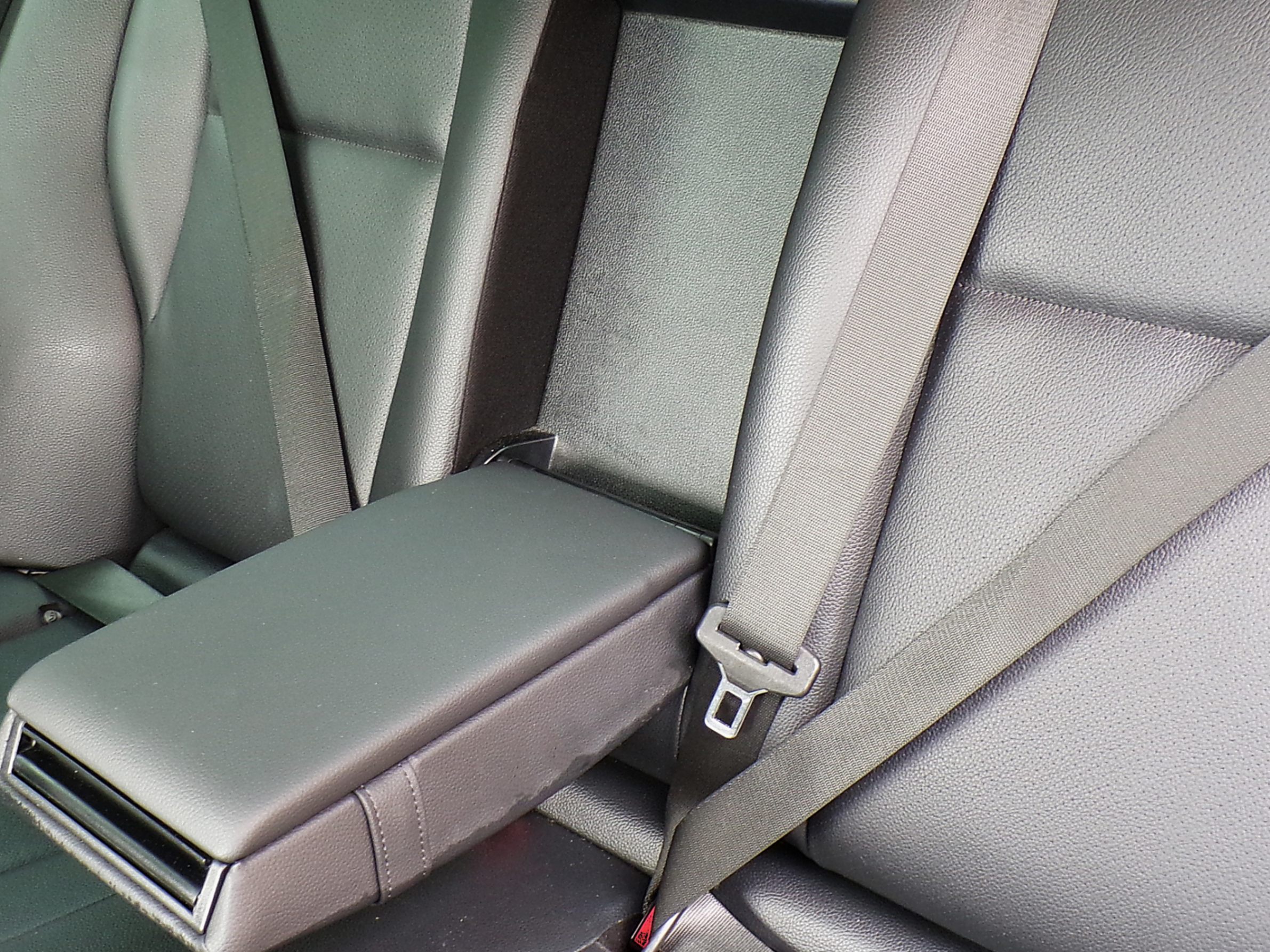 /autogallery/2013-Mercedes-Benz-C-Class-7761810547318793.jpg