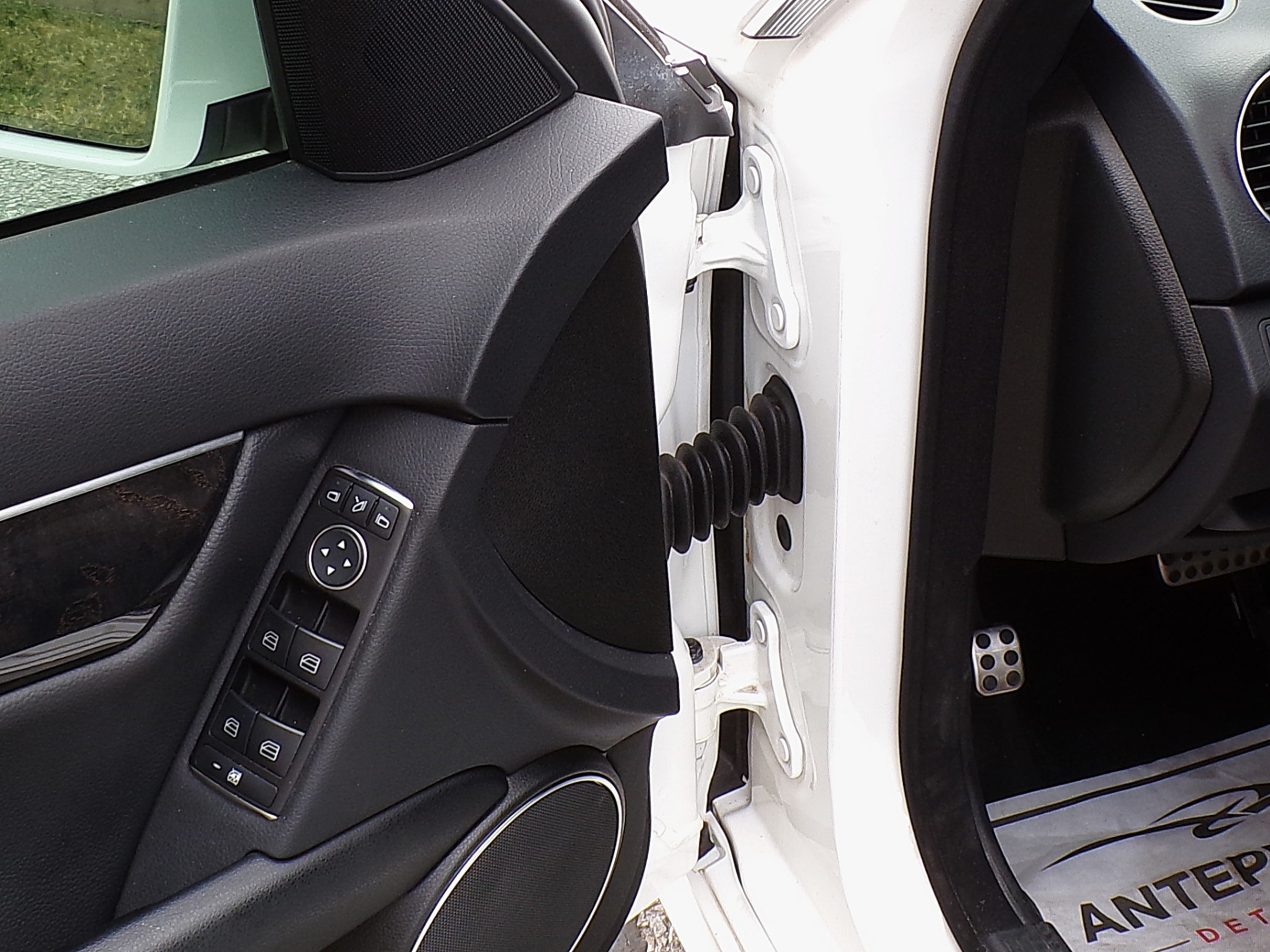 /autogallery/2013-Mercedes-Benz-C-Class-9922309055264482.jpg