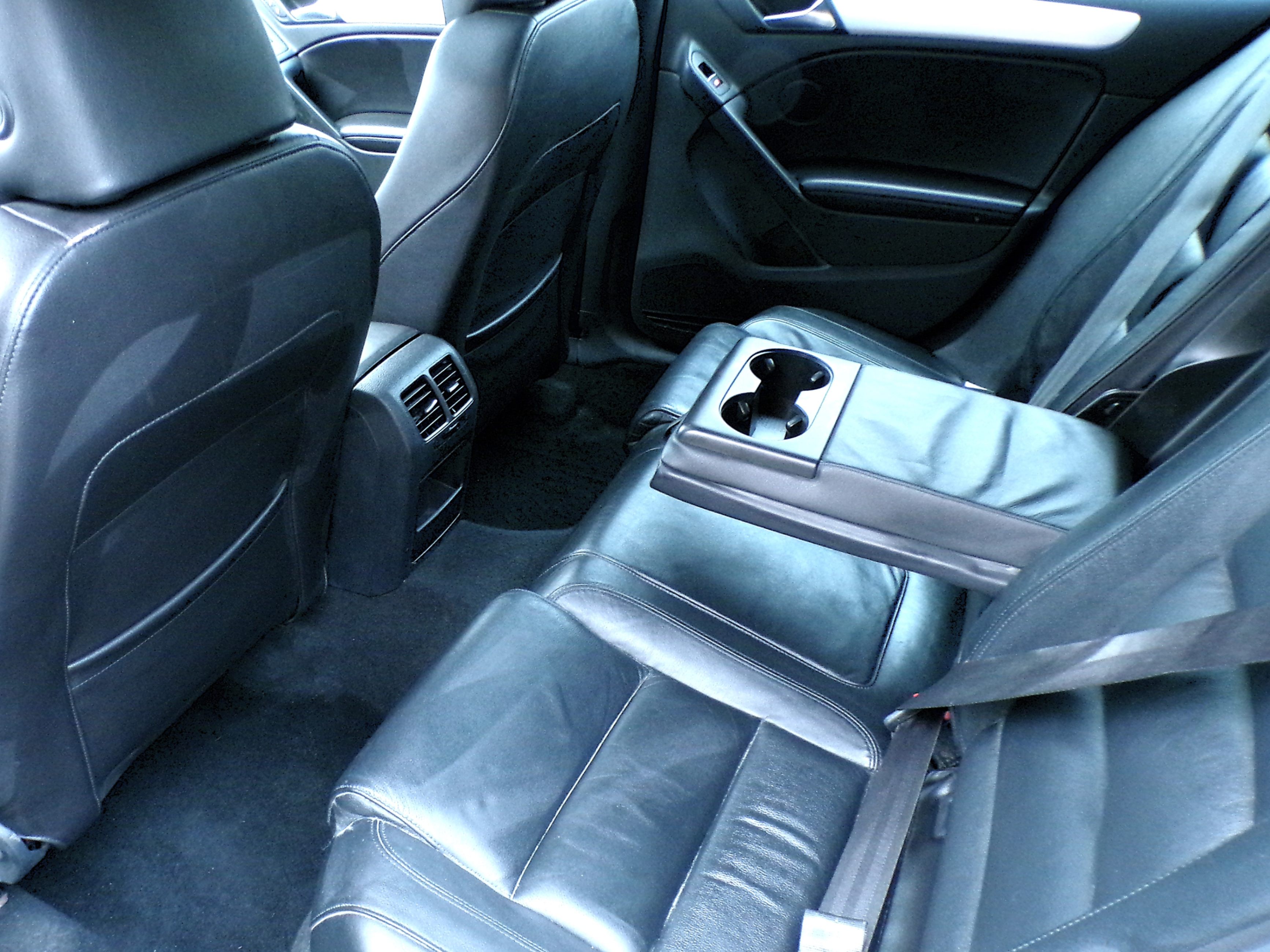 /autogallery/2013-Volkswagen-GolfGTI-0021914366381288186.jpg