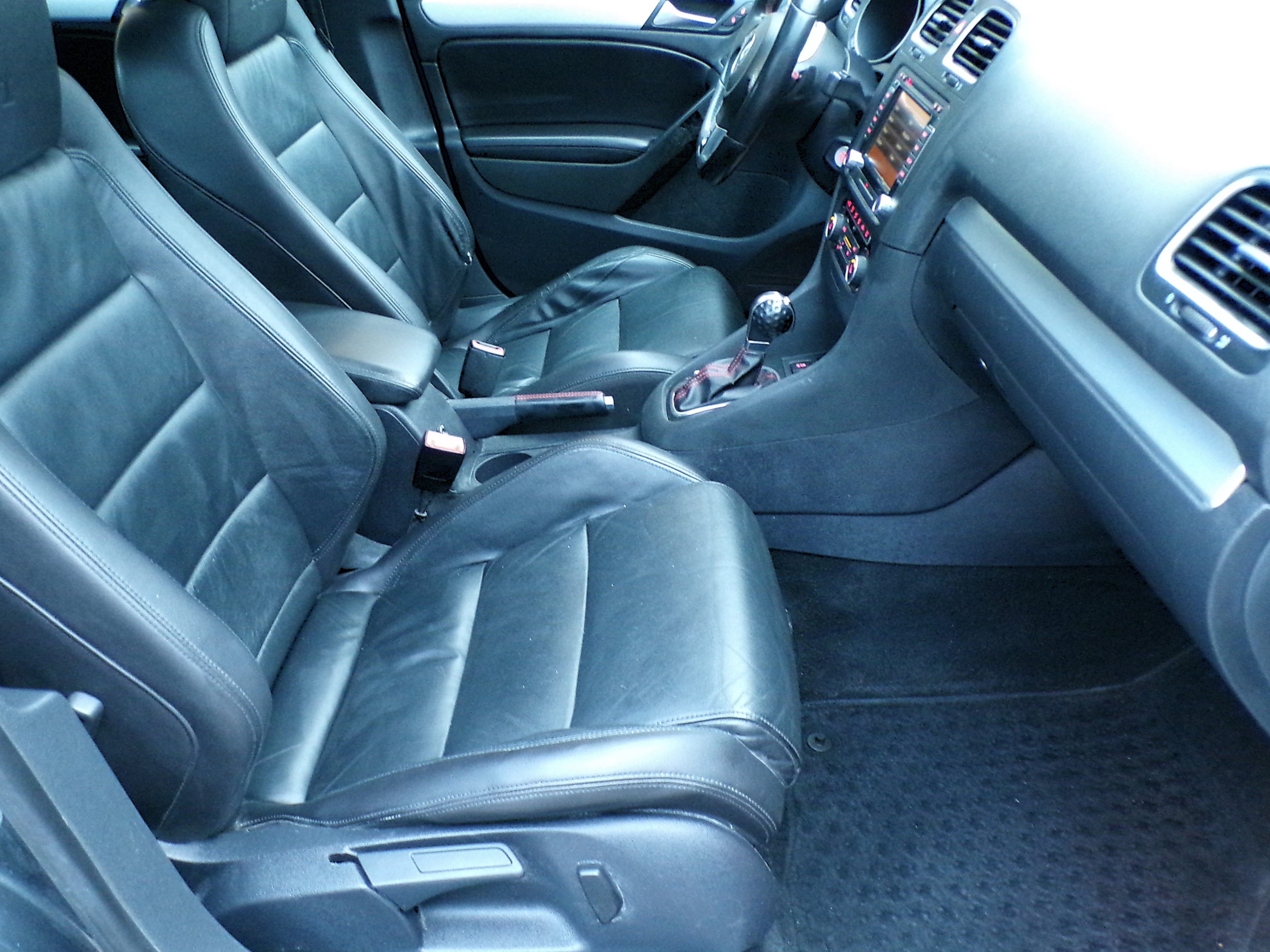 /autogallery/2013-Volkswagen-GolfGTI-299214988865085.jpg