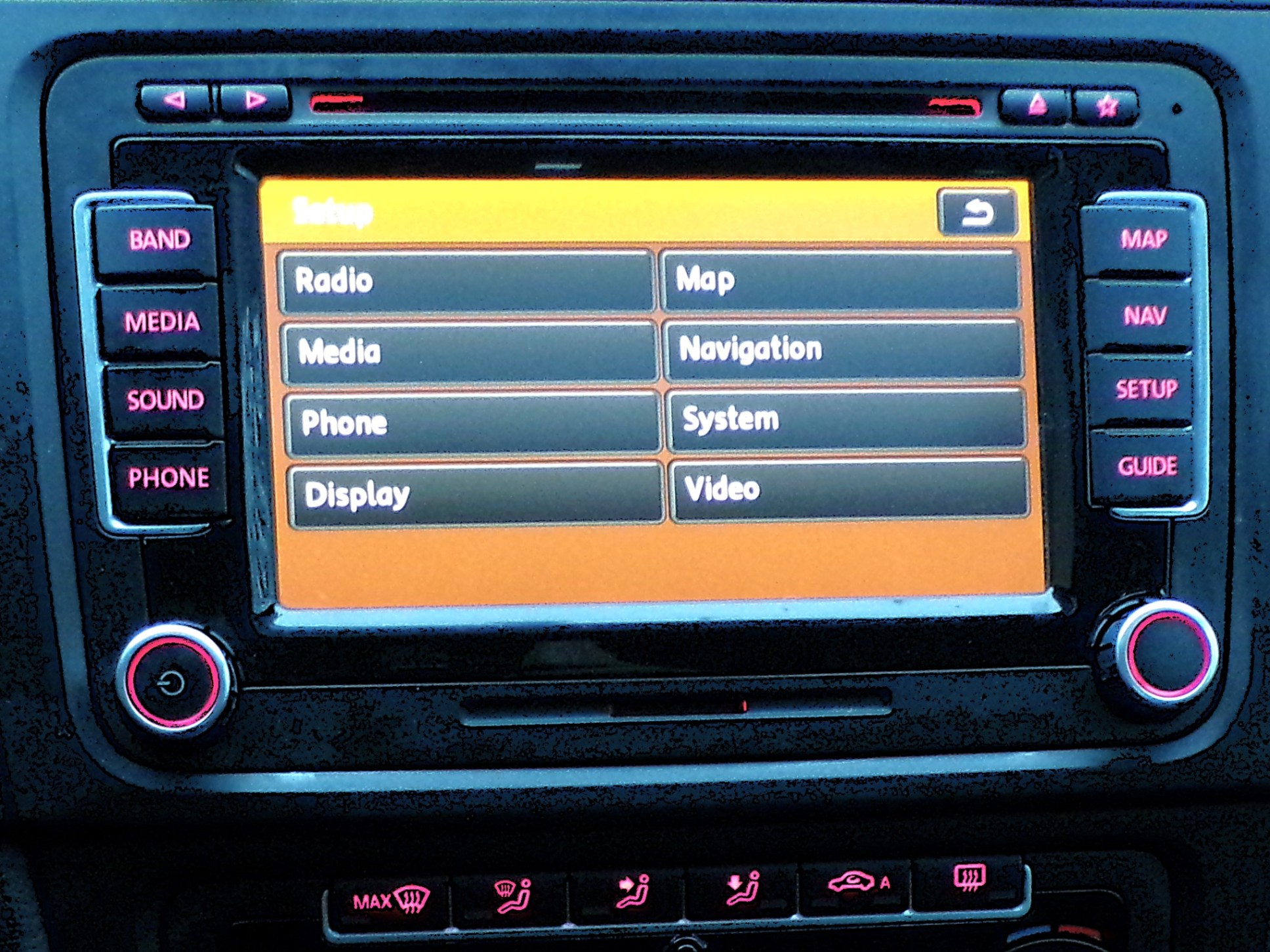 /autogallery/2013-Volkswagen-GolfGTI-37892139281056236.jpg