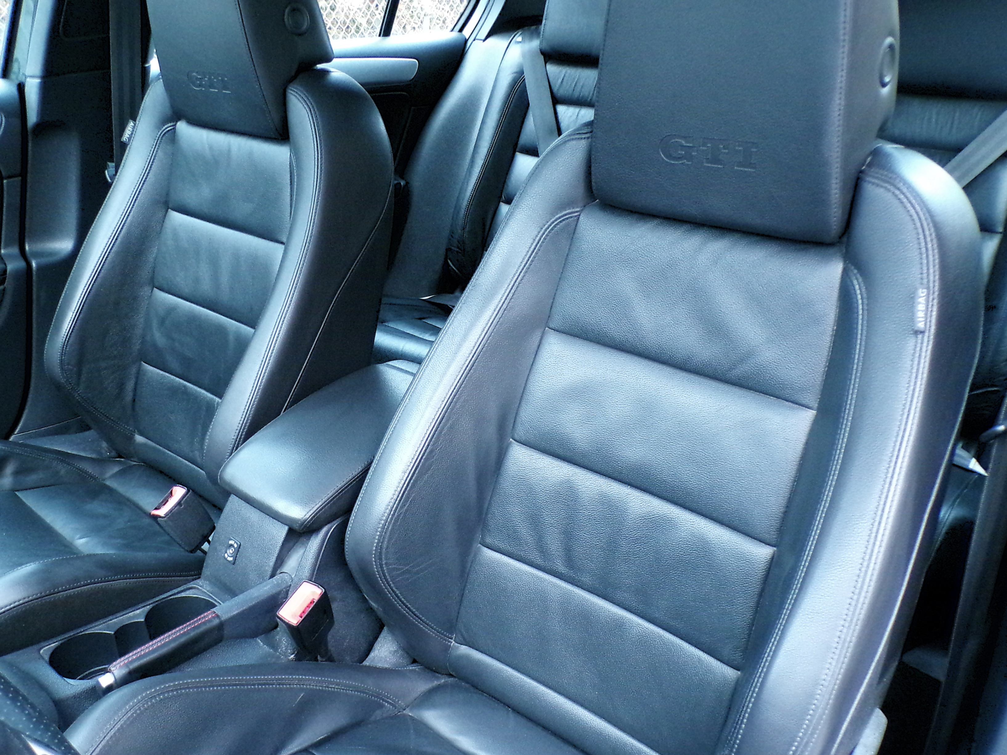 /autogallery/2013-Volkswagen-GolfGTI-40599277411422374.jpg