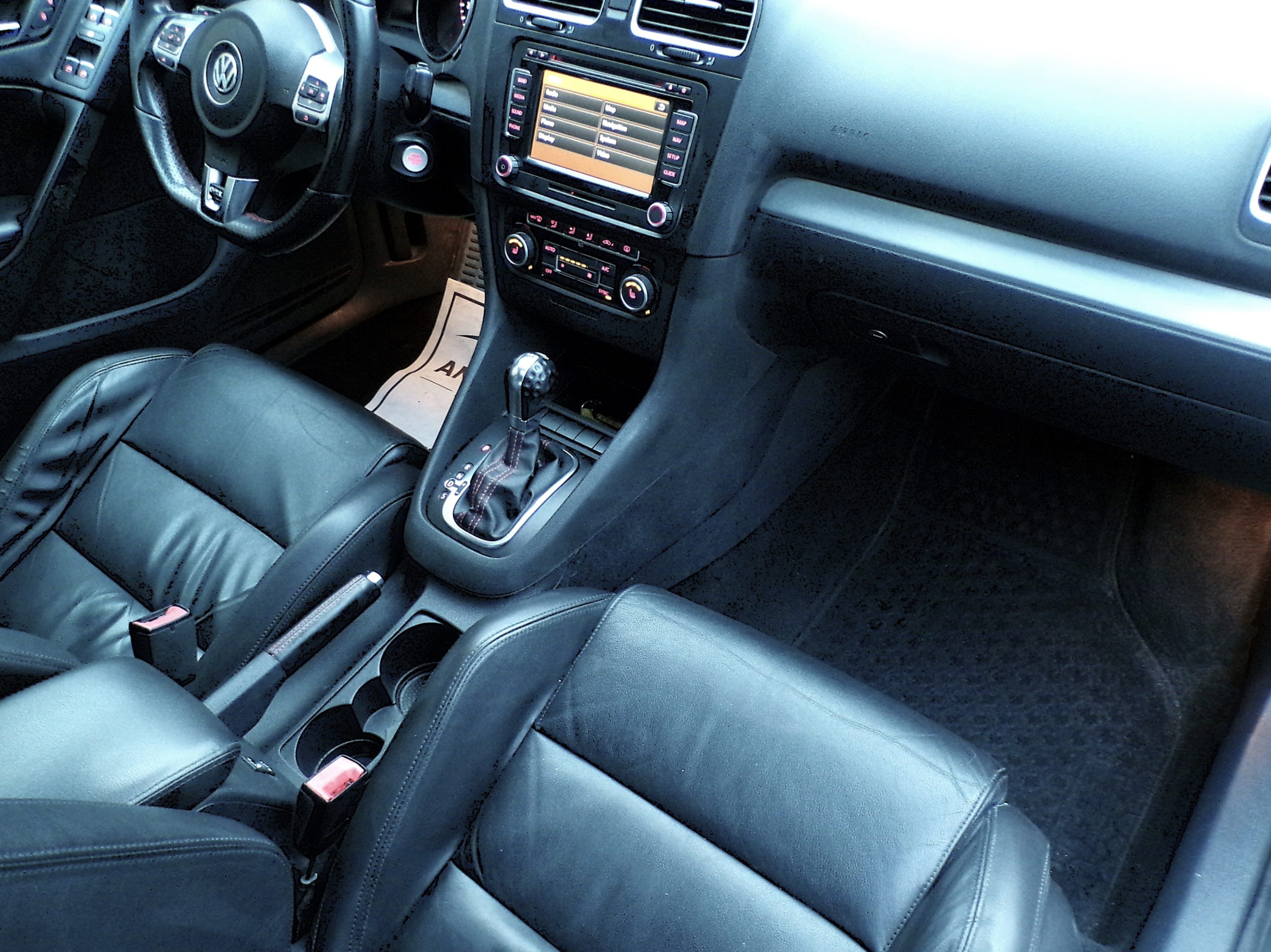 /autogallery/2013-Volkswagen-GolfGTI-9289049449247488.jpg