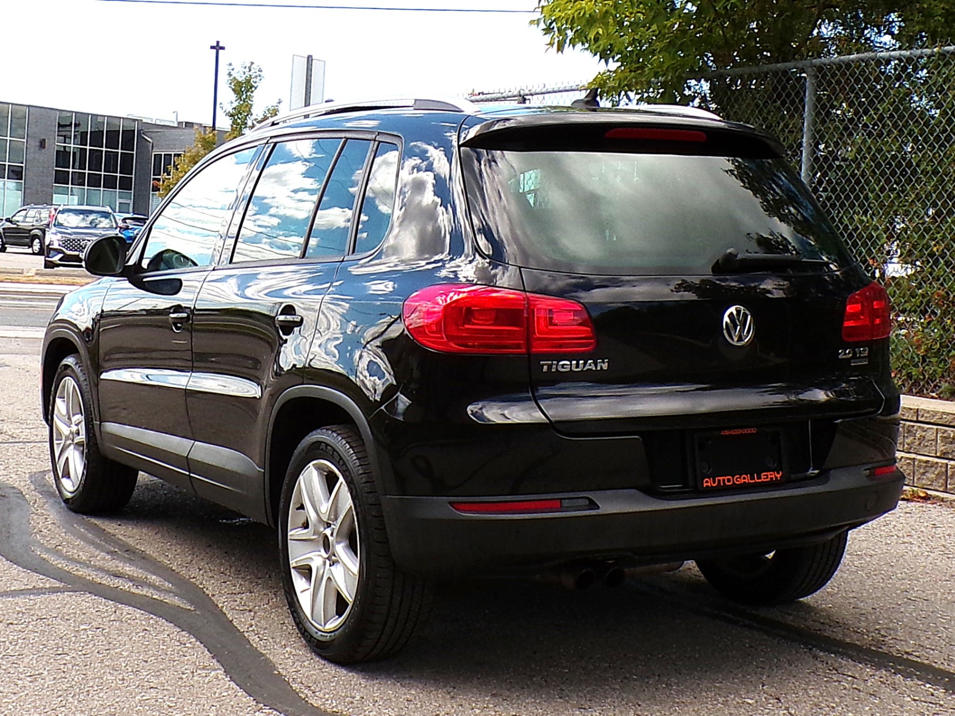 /autogallery/2013-Volkswagen-Tiguan-7331908331763175.jpg
