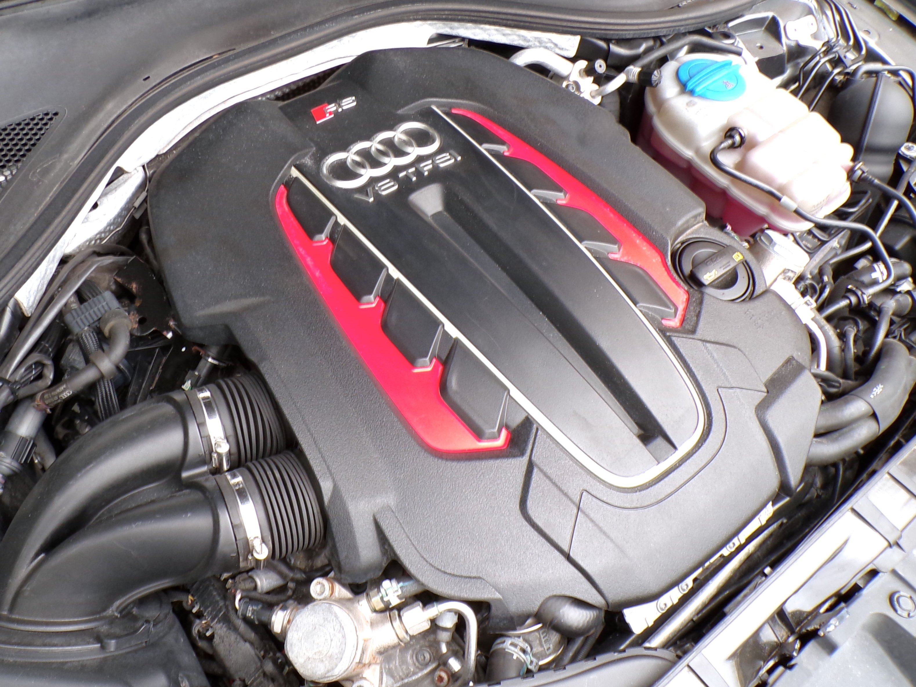 /autogallery/2014-Audi-RS7-059774421185751825.jpg